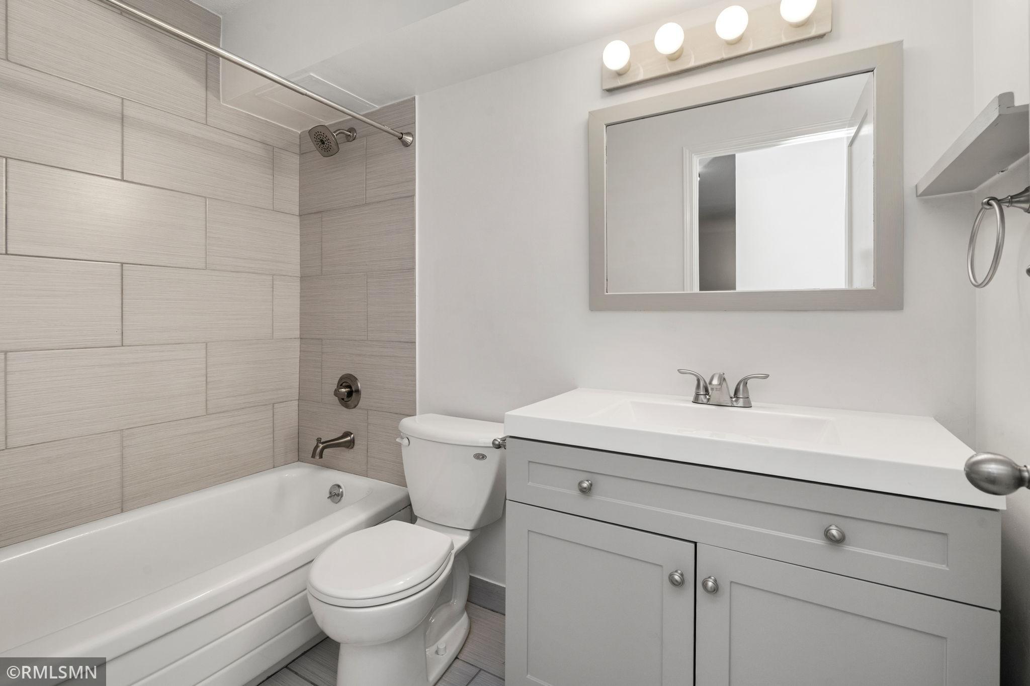 View of Residential at 410 Groveland Avenue #1906, Minneapolis MN 55403, Minneapolis (13 of 50) - Mike Wilen | Minnesota Team Real Estate