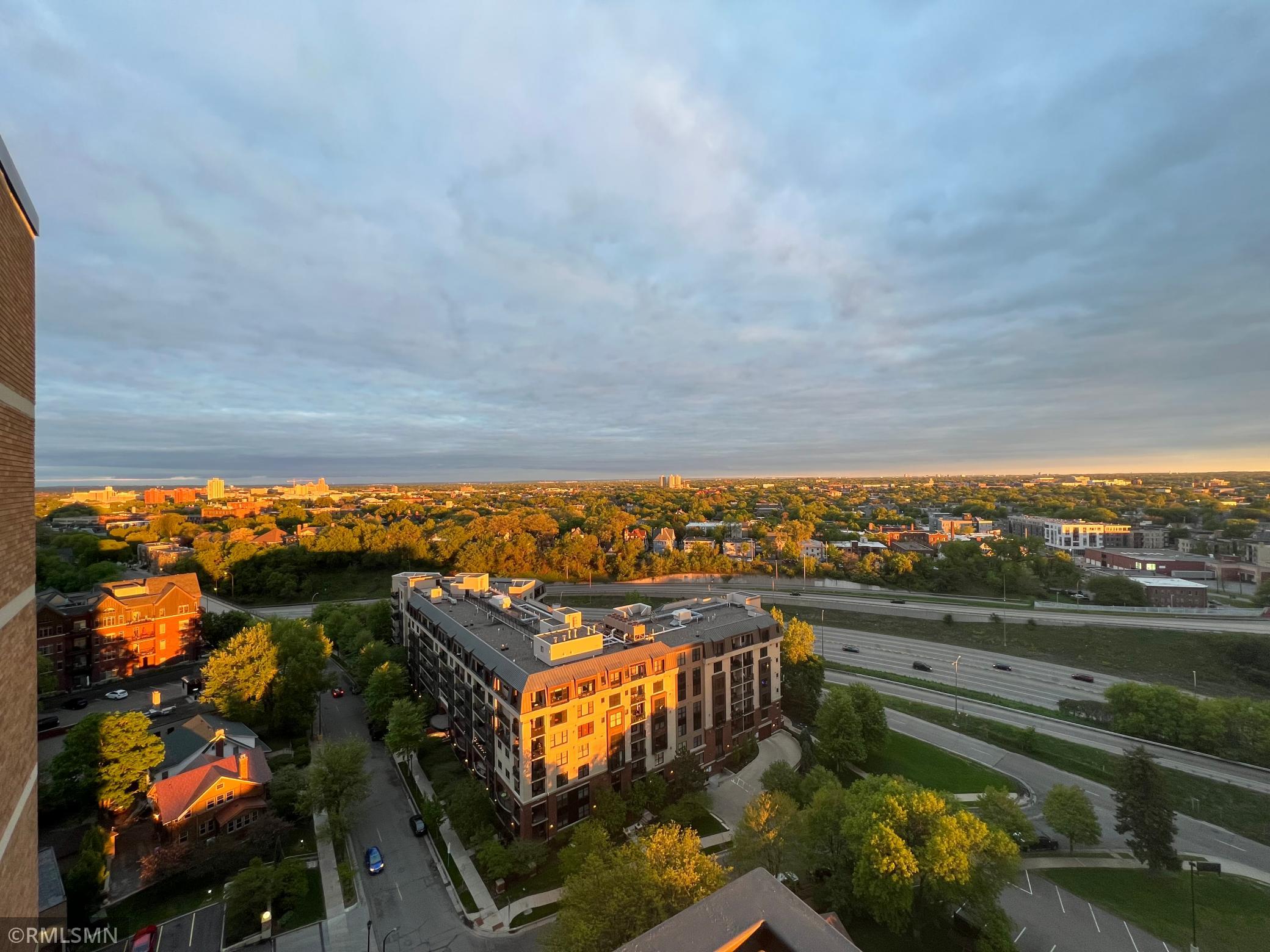 View of Residential at 410 Groveland Avenue #1906, Minneapolis MN 55403, Minneapolis (49 of 50) - Mike Wilen | Minnesota Team Real Estate