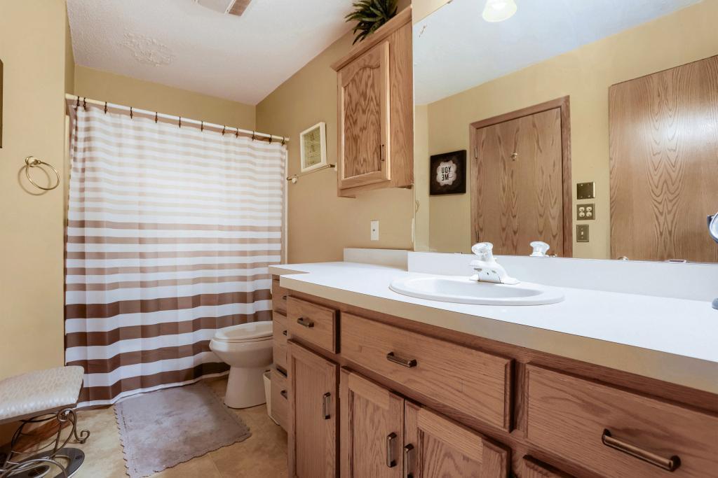 View of Residential at 6303 Cavell Court, Brooklyn Park MN 55428, Brooklyn Park (12 of 21) - Mike Wilen | Minnesota Team Real Estate