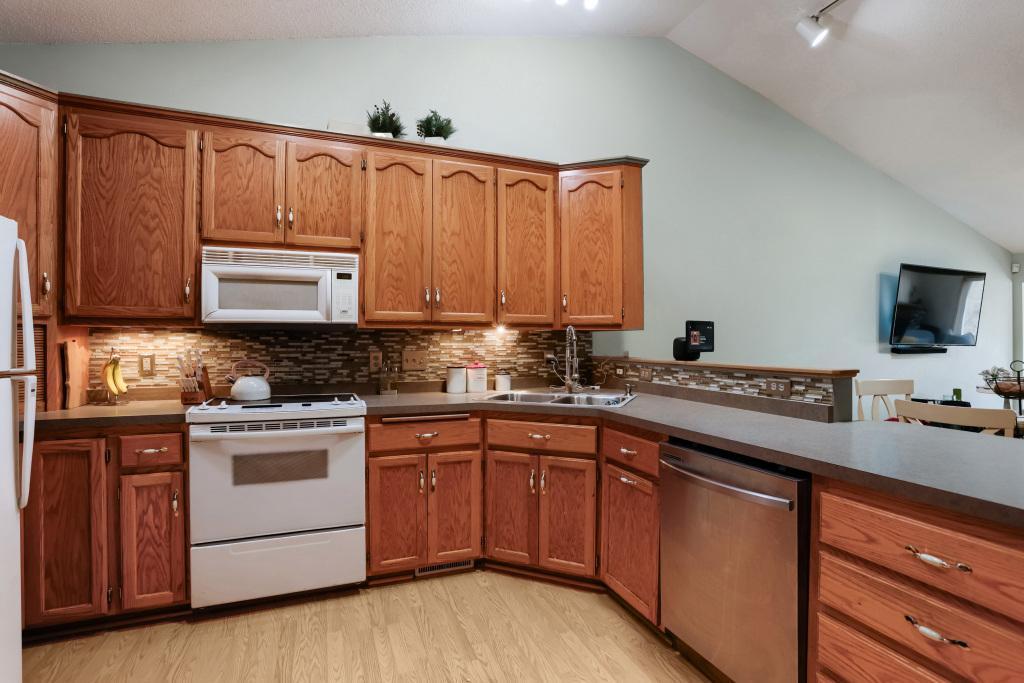 View of Residential at 6303 Cavell Court, Brooklyn Park MN 55428, Brooklyn Park (3 of 21) - Mike Wilen | Minnesota Team Real Estate