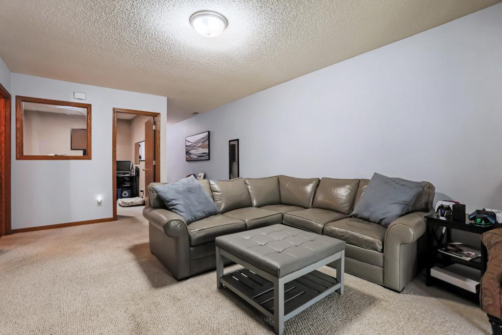 View of Residential at 6303 Cavell Court, Brooklyn Park MN 55428, Brooklyn Park (16 of 21) - Mike Wilen | Minnesota Team Real Estate