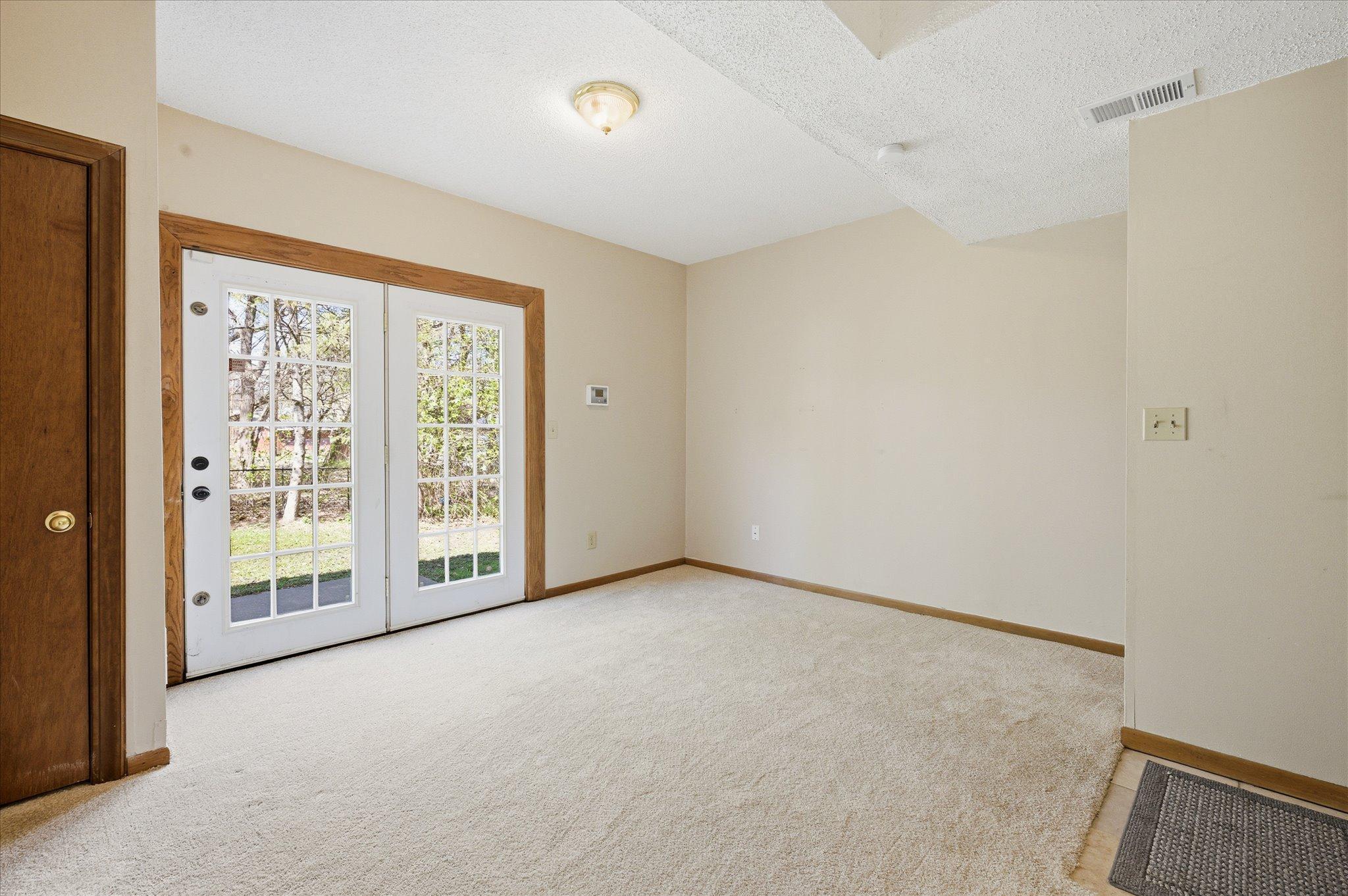 View of Residential at 1260 Virginia Street, Saint Paul MN 55117, Saint Paul (19 of 26) - Mike Wilen | Minnesota Team Real Estate