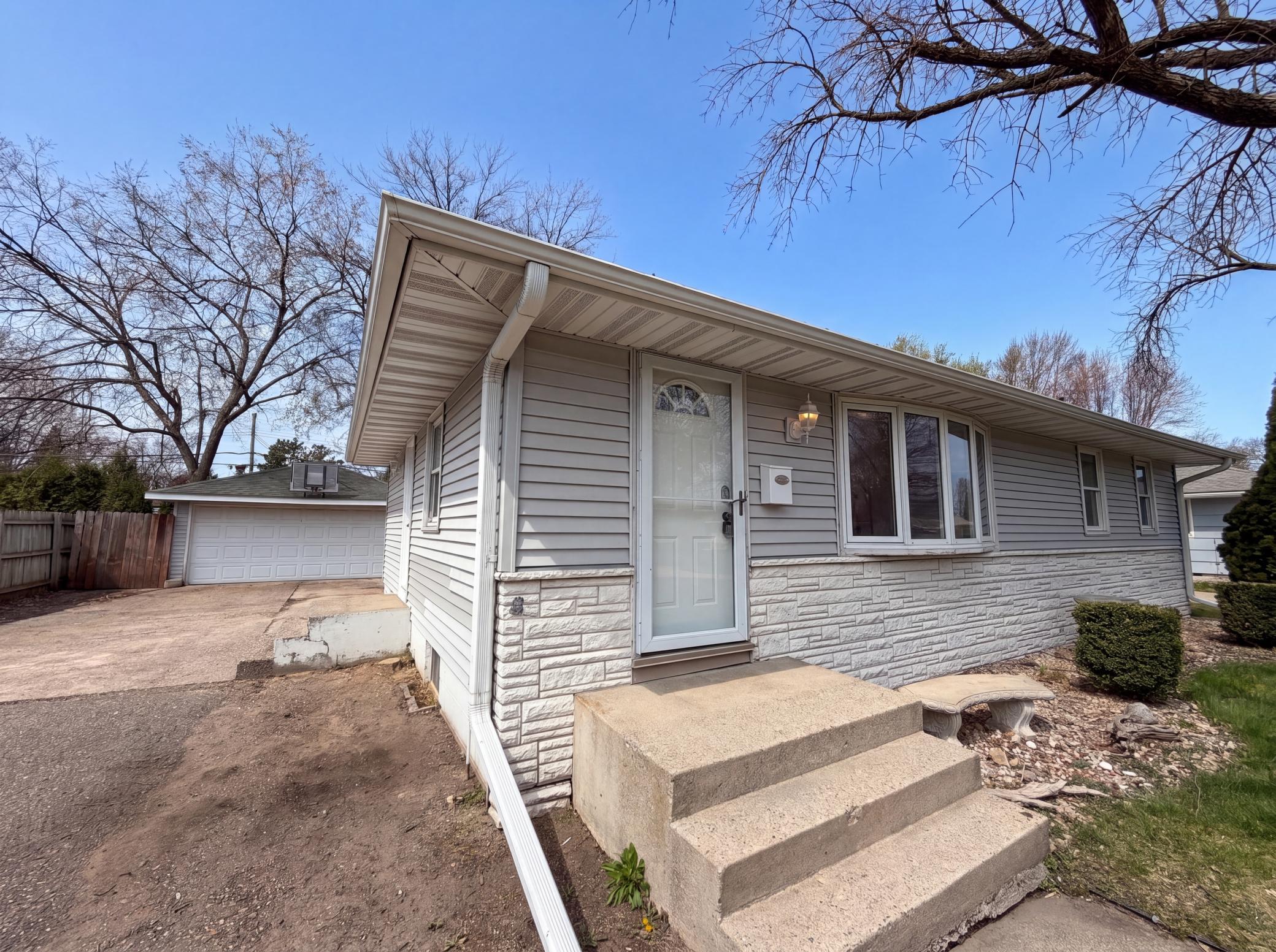 View of Residential at 6319 Perry Avenue, Brooklyn Center MN 55429, Brooklyn Center (20 of 24) - Mike Wilen | Minnesota Team Real Estate