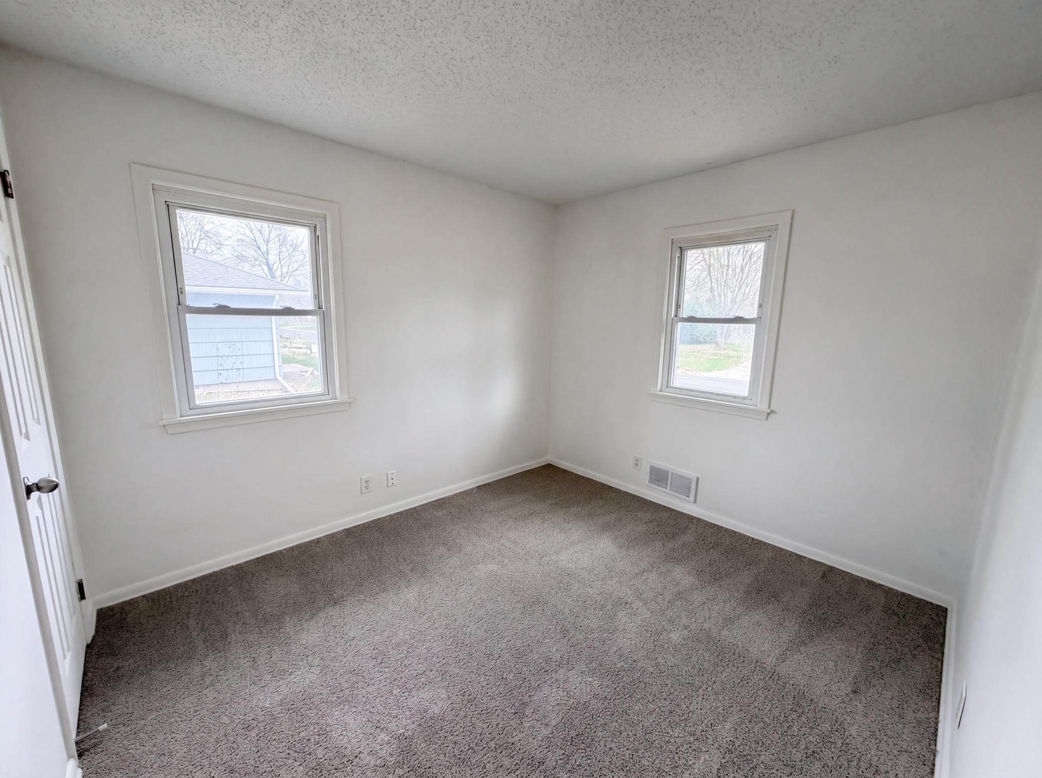 View of Residential at 6319 Perry Avenue, Brooklyn Center MN 55429, Brooklyn Center (9 of 24) - Mike Wilen | Minnesota Team Real Estate
