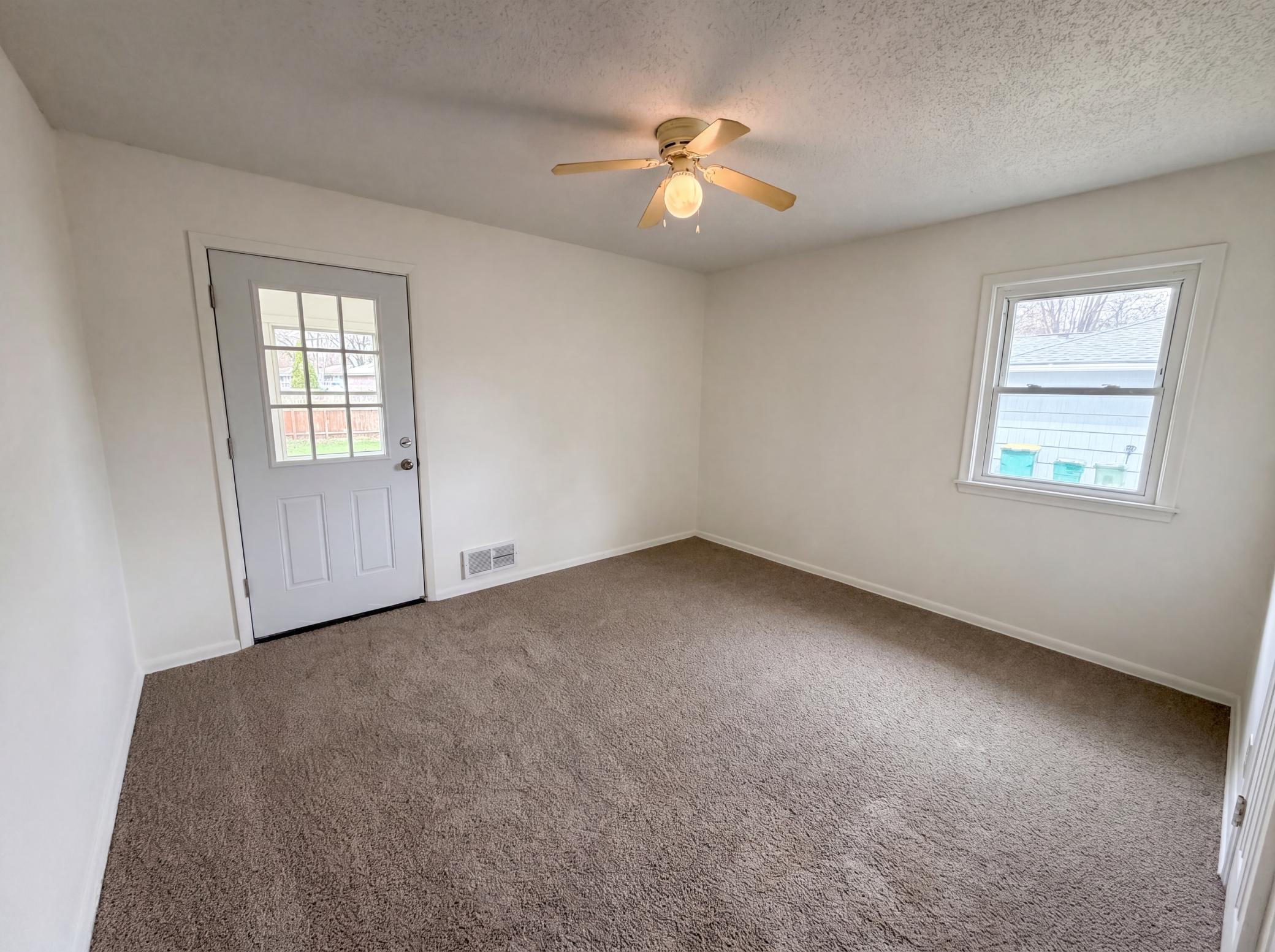 View of Residential at 6319 Perry Avenue, Brooklyn Center MN 55429, Brooklyn Center (8 of 24) - Mike Wilen | Minnesota Team Real Estate