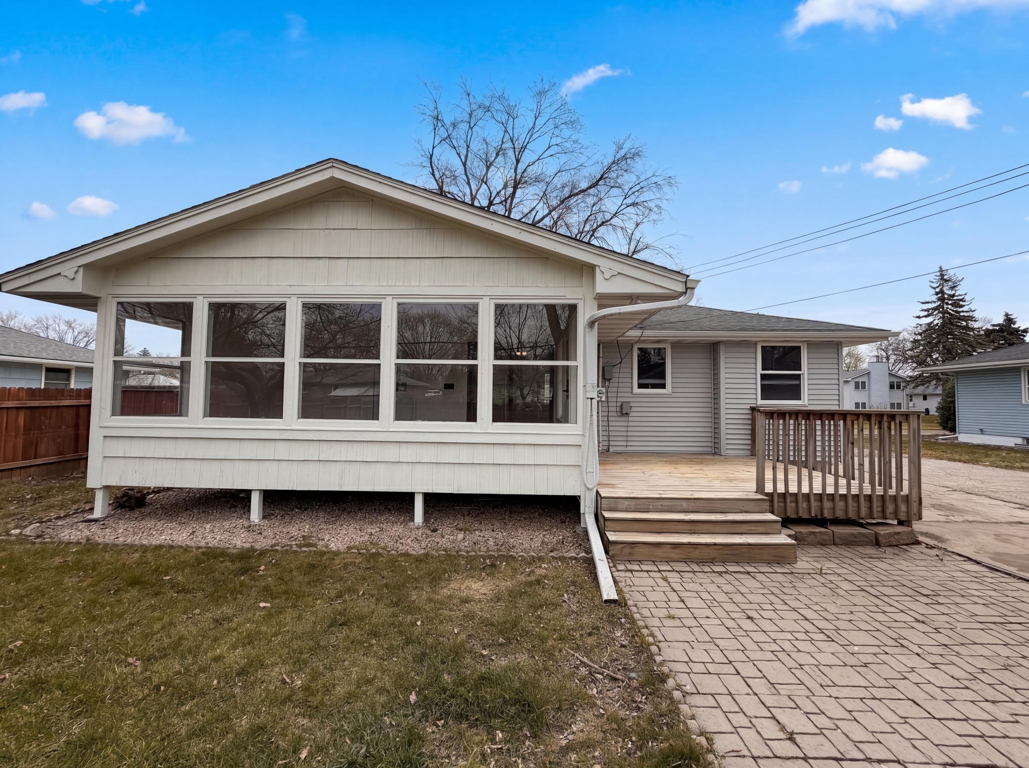 View of Residential at 6319 Perry Avenue, Brooklyn Center MN 55429, Brooklyn Center (5 of 24) - Mike Wilen | Minnesota Team Real Estate