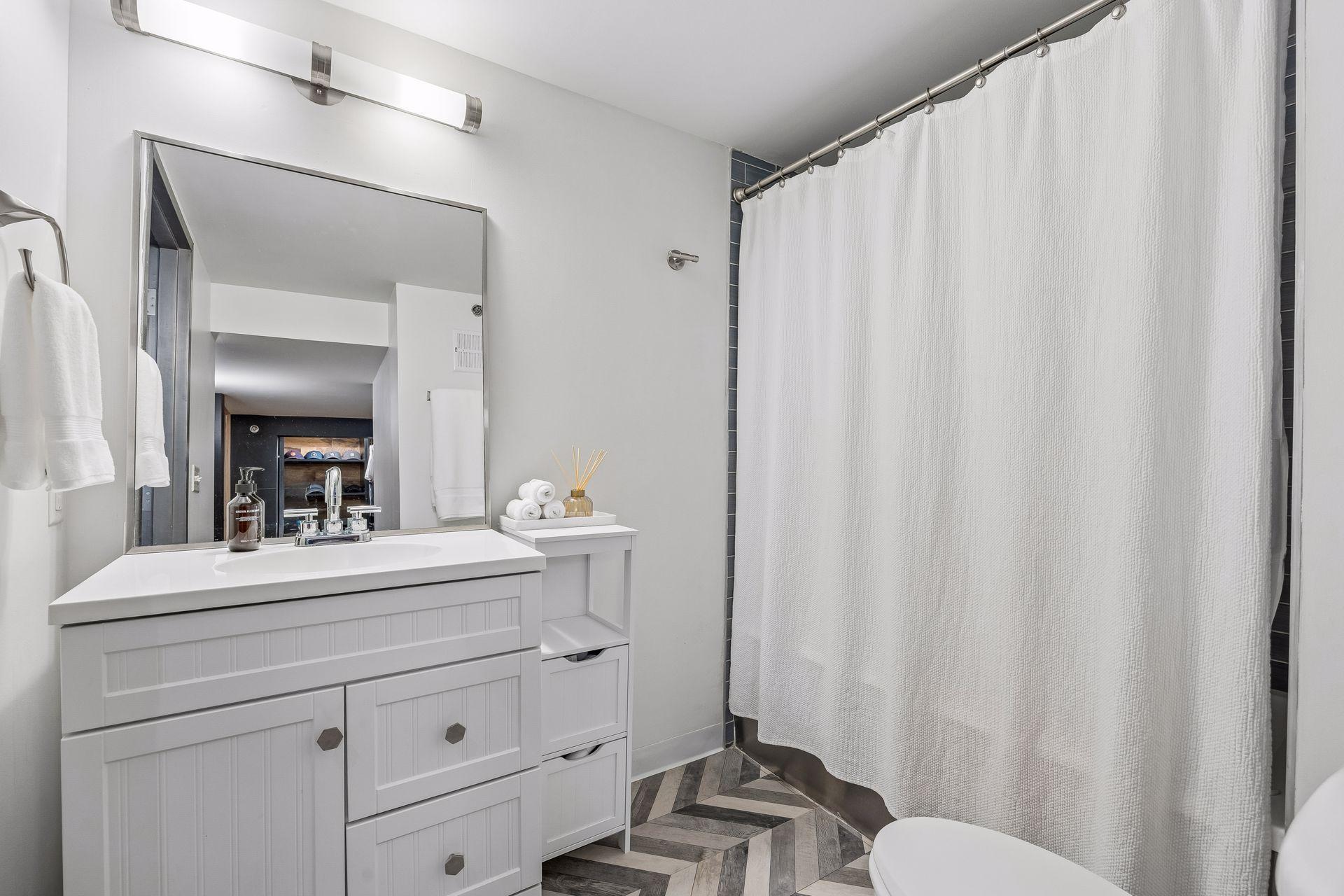 View of Residential at 801 Washington Avenue #220, Minneapolis MN 55401, Minneapolis (23 of 47) - Mike Wilen | Minnesota Team Real Estate