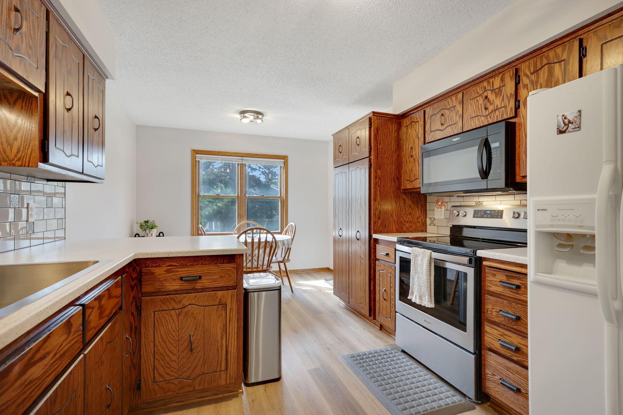 View of Residential at 1827 County Rd. E #18, White Bear Lake MN 55110, White Bear Lake (5 of 23) - Mike Wilen | Minnesota Team Real Estate