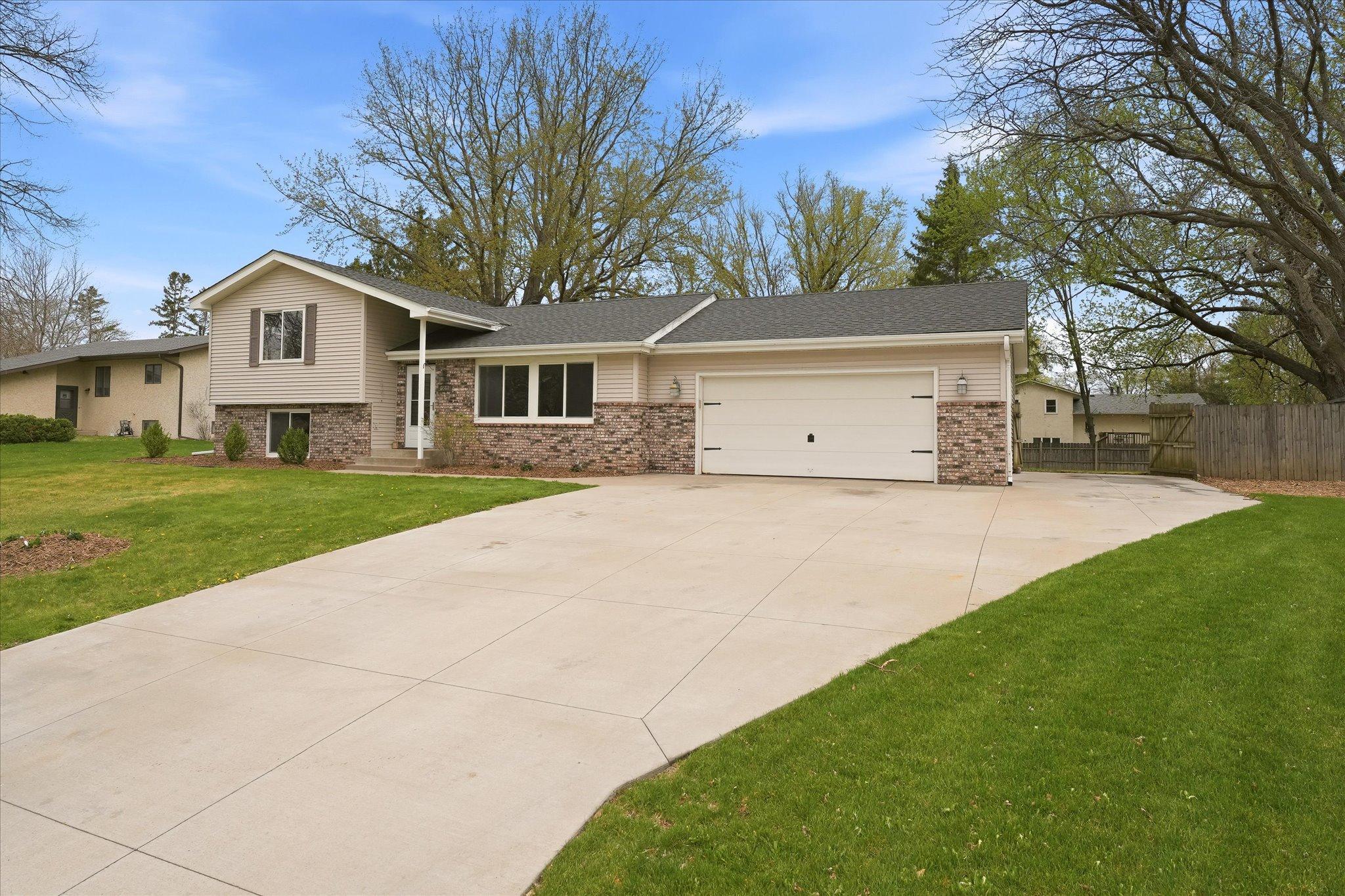 View of Residential at 6560 49th Street, Oakdale MN 55128, Oakdale - Mike Wilen | Minnesota Team Real Estate
