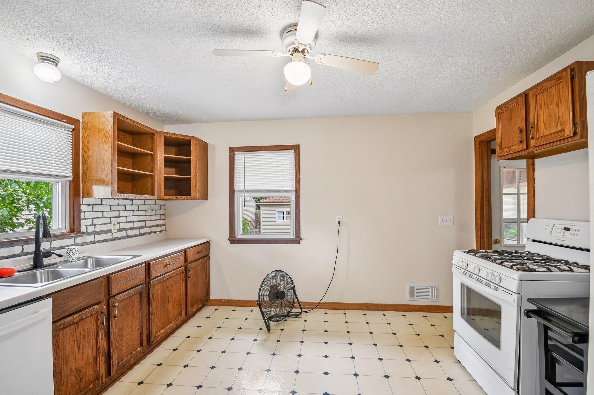 View of Residential at 5324 Emerson Avenue, Brooklyn Center MN 55430, Brooklyn Center (6 of 37) - Mike Wilen | Minnesota Team Real Estate