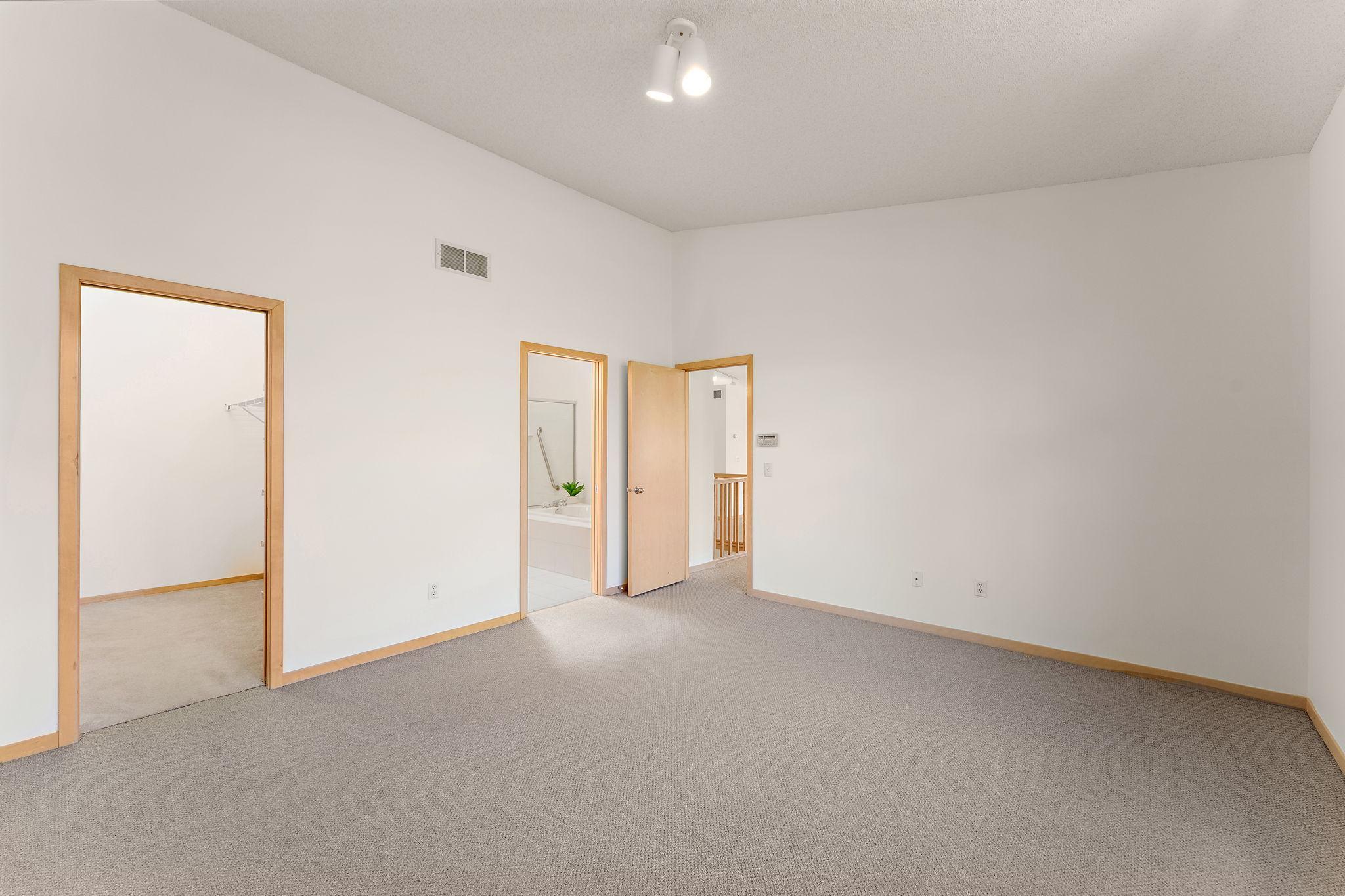 View of Residential at 8914 Hilloway Road, Eden Prairie MN 55347, Eden Prairie (22 of 45) - Mike Wilen | Minnesota Team Real Estate
