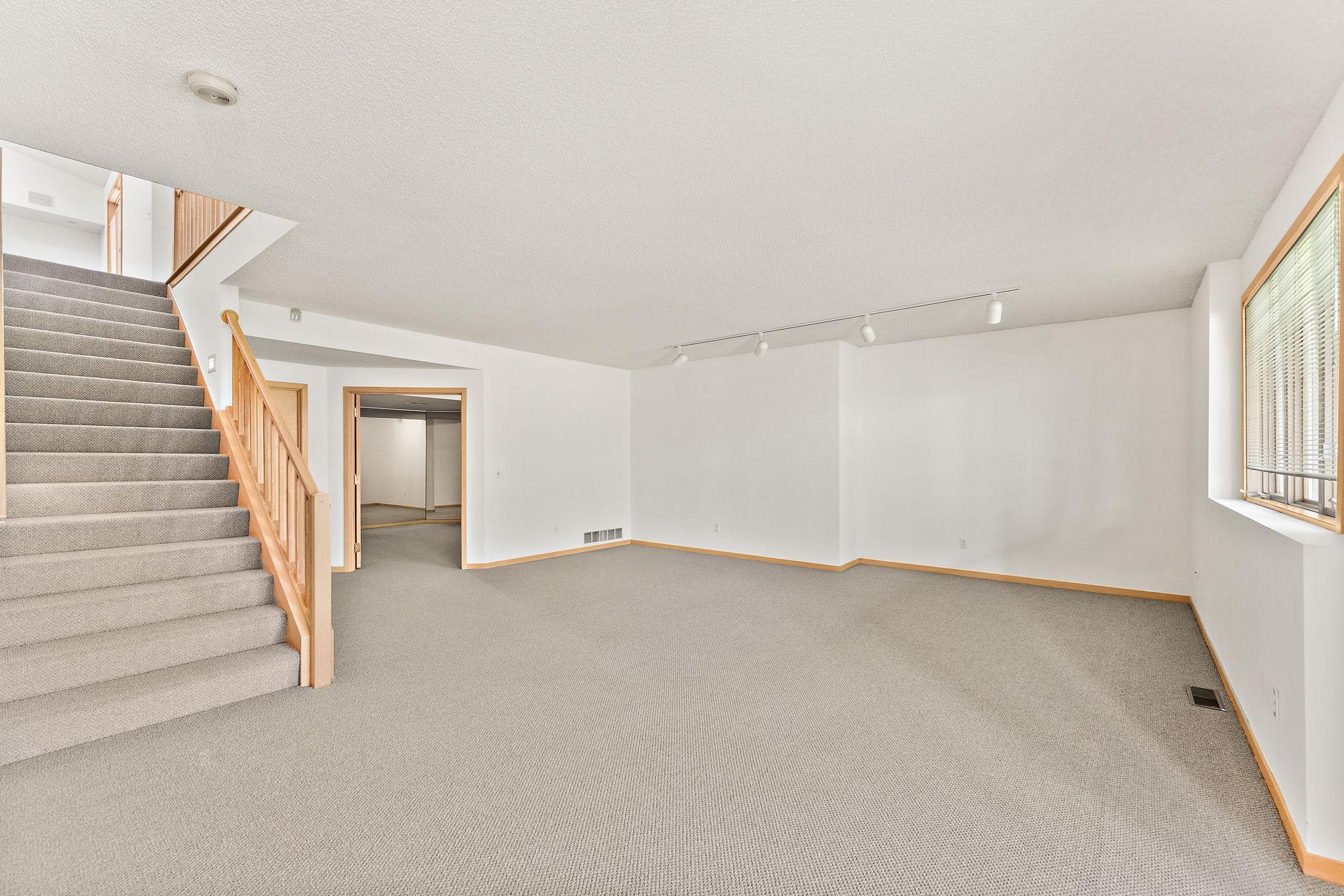 View of Residential at 8914 Hilloway Road, Eden Prairie MN 55347, Eden Prairie (35 of 45) - Mike Wilen | Minnesota Team Real Estate