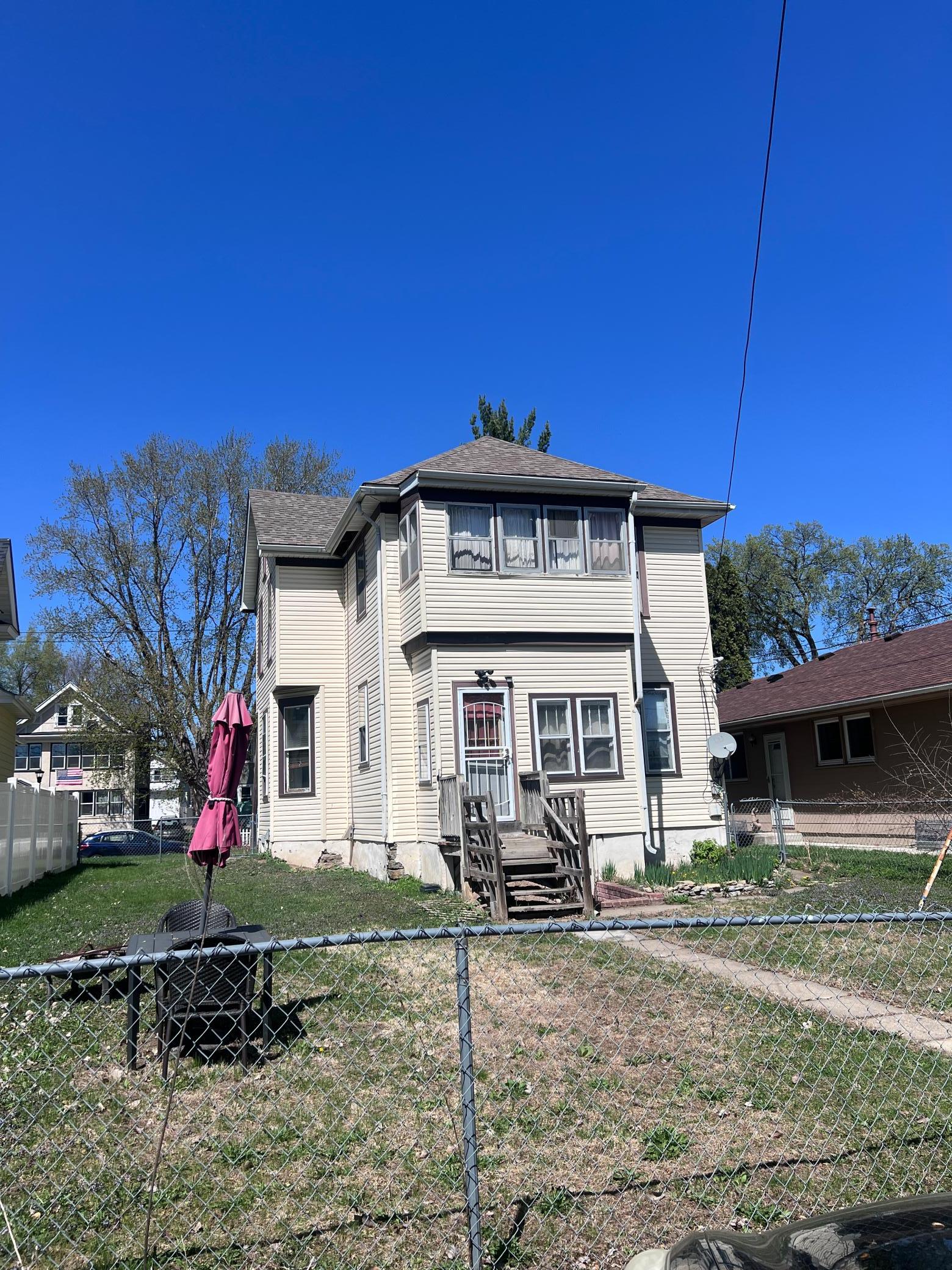 View of Residential Income at 2313 Glenwood Avenue, Minneapolis MN 55405, Minneapolis (3 of 10) - Mike Wilen | Minnesota Team Real Estate