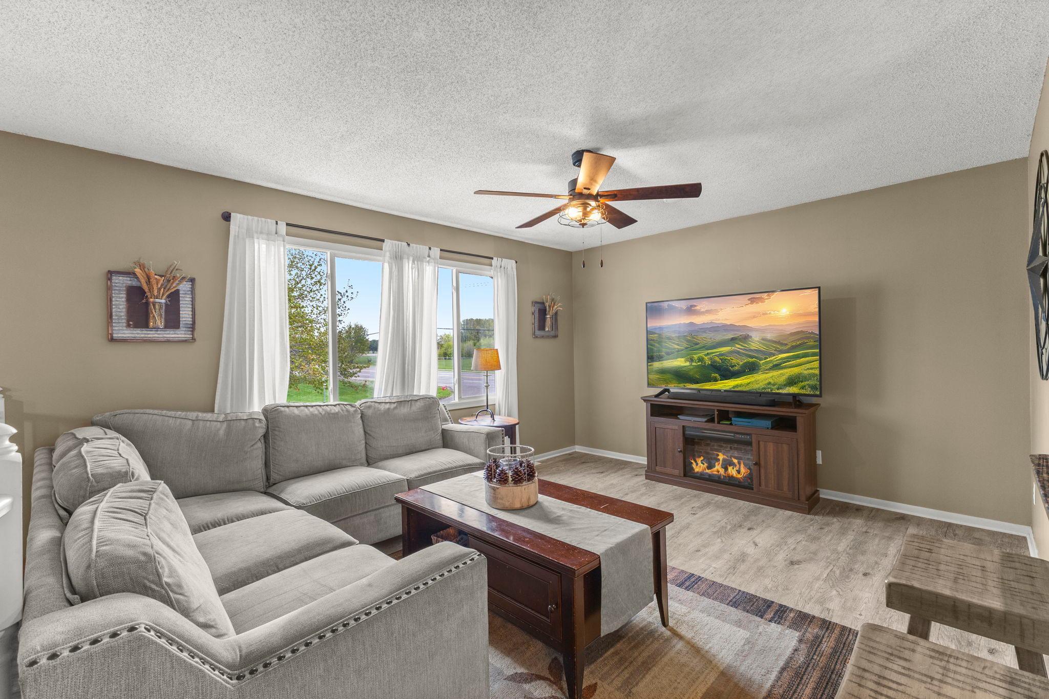 View of Residential at 7501 82nd Avenue, Brooklyn Park MN 55445, Brooklyn Park (8 of 26) - Mike Wilen | Minnesota Team Real Estate