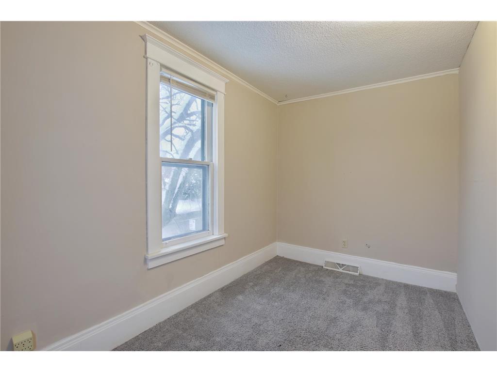 View of Residential at 1381 White Bear Avenue, Saint Paul MN 55106, Saint Paul (16 of 19) - Mike Wilen | Minnesota Team Real Estate