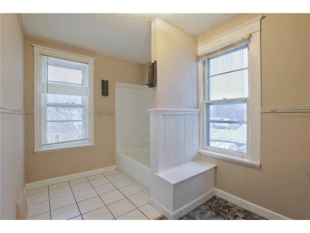 View of Residential at 1381 White Bear Avenue, Saint Paul MN 55106, Saint Paul (14 of 19) - Mike Wilen | Minnesota Team Real Estate