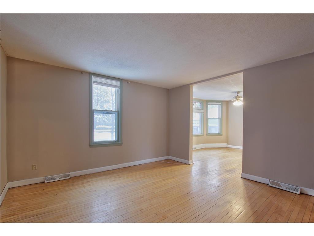 View of Residential at 1381 White Bear Avenue, Saint Paul MN 55106, Saint Paul (11 of 19) - Mike Wilen | Minnesota Team Real Estate