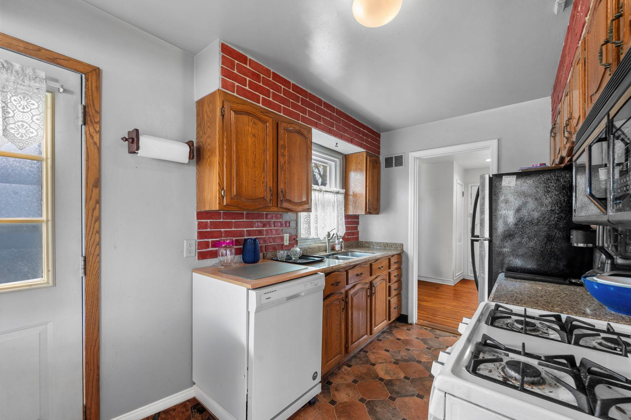 View of Residential at 1675 Iowa Avenue, Saint Paul MN 55106, Saint Paul (15 of 72) - Mike Wilen | Minnesota Team Real Estate