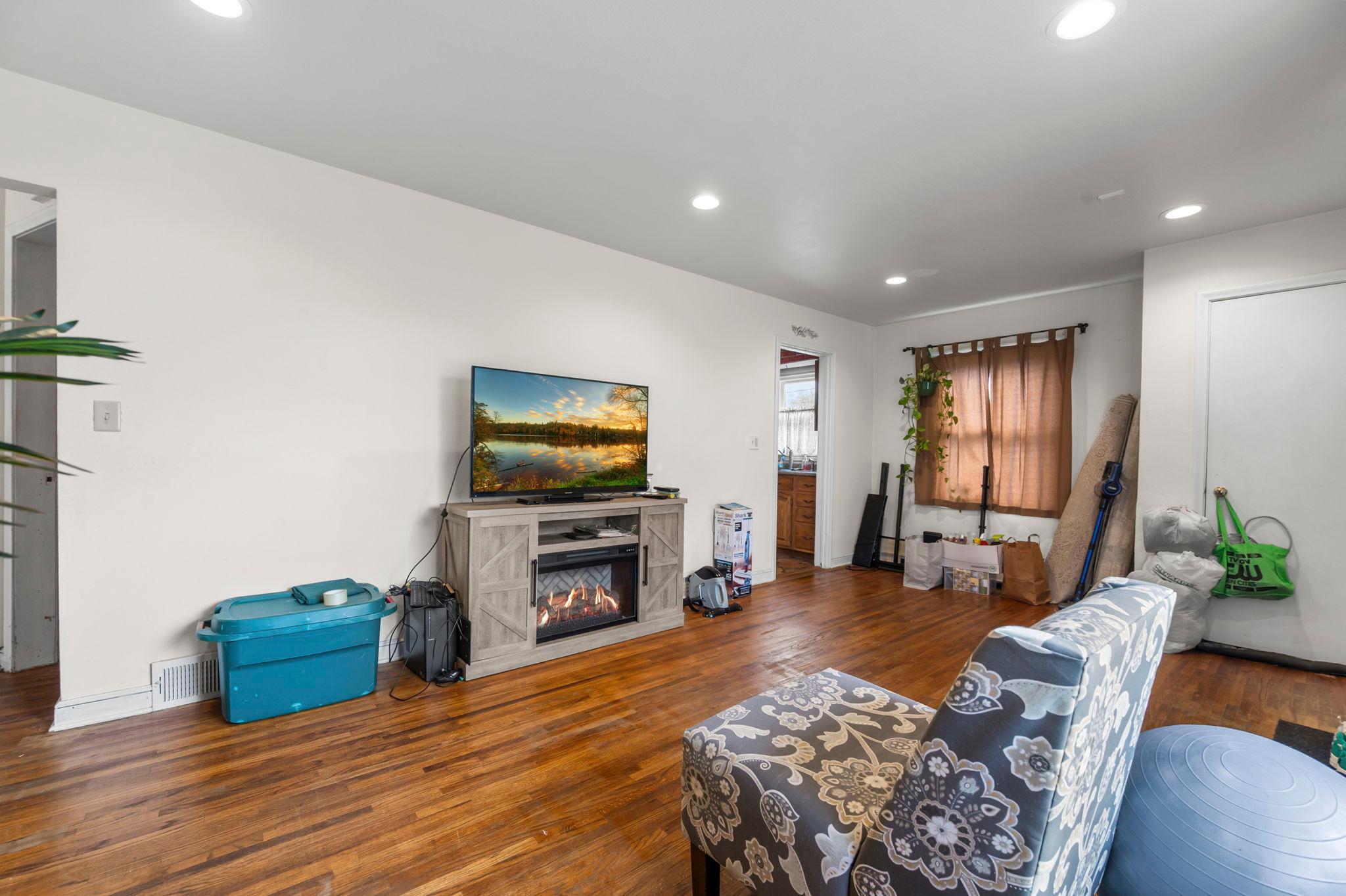 View of Residential at 1675 Iowa Avenue, Saint Paul MN 55106, Saint Paul (12 of 72) - Mike Wilen | Minnesota Team Real Estate