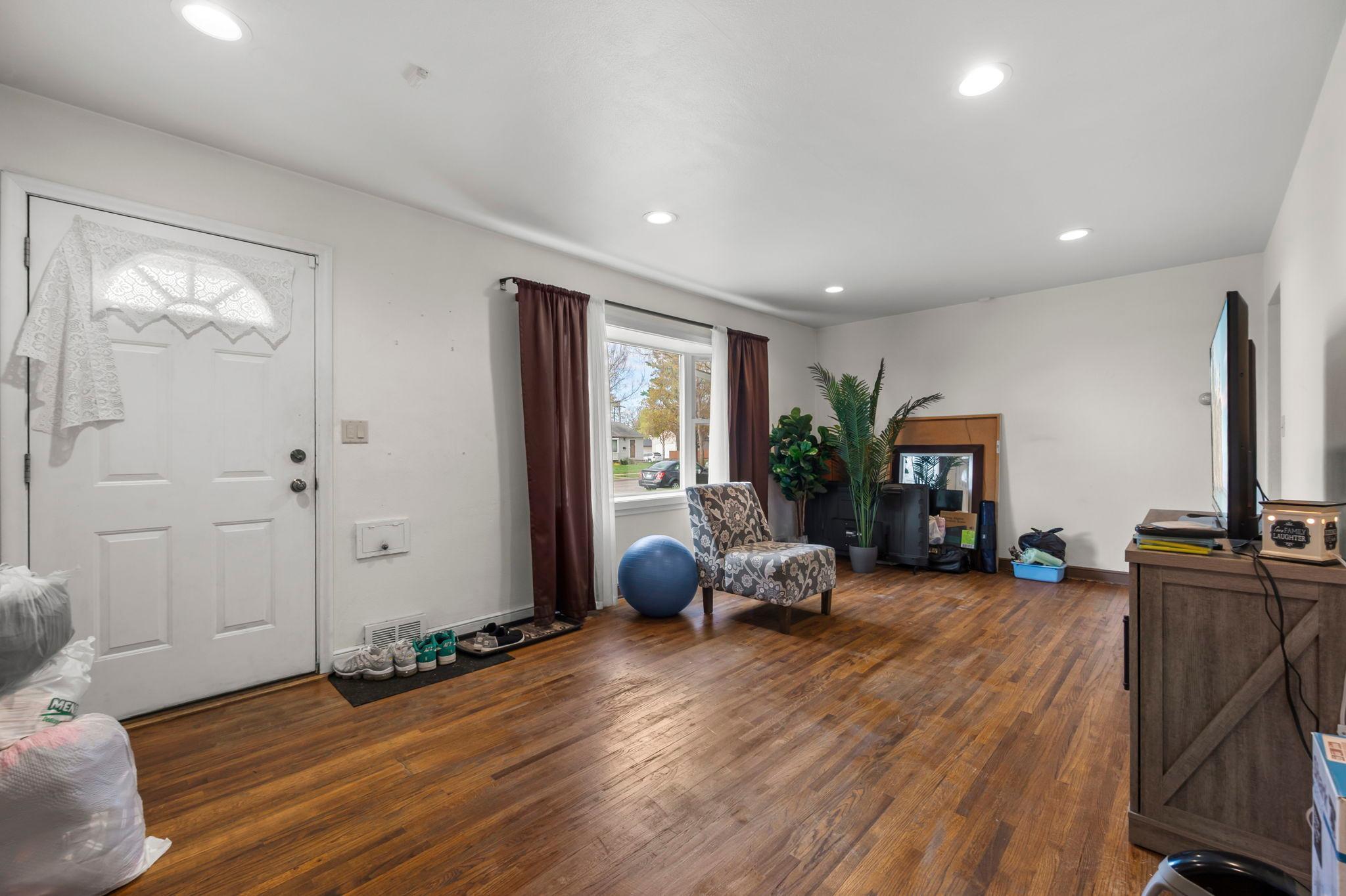 View of Residential at 1675 Iowa Avenue, Saint Paul MN 55106, Saint Paul (10 of 72) - Mike Wilen | Minnesota Team Real Estate