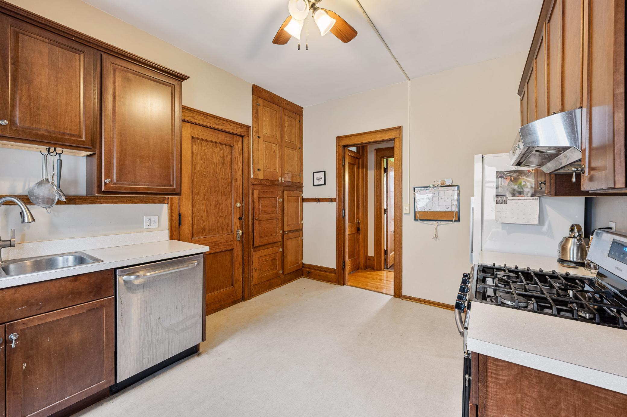 View of Residential Income at 1915 Fremont Avenue, Minneapolis MN 55403, Minneapolis (44 of 78) - Mike Wilen | Minnesota Team Real Estate
