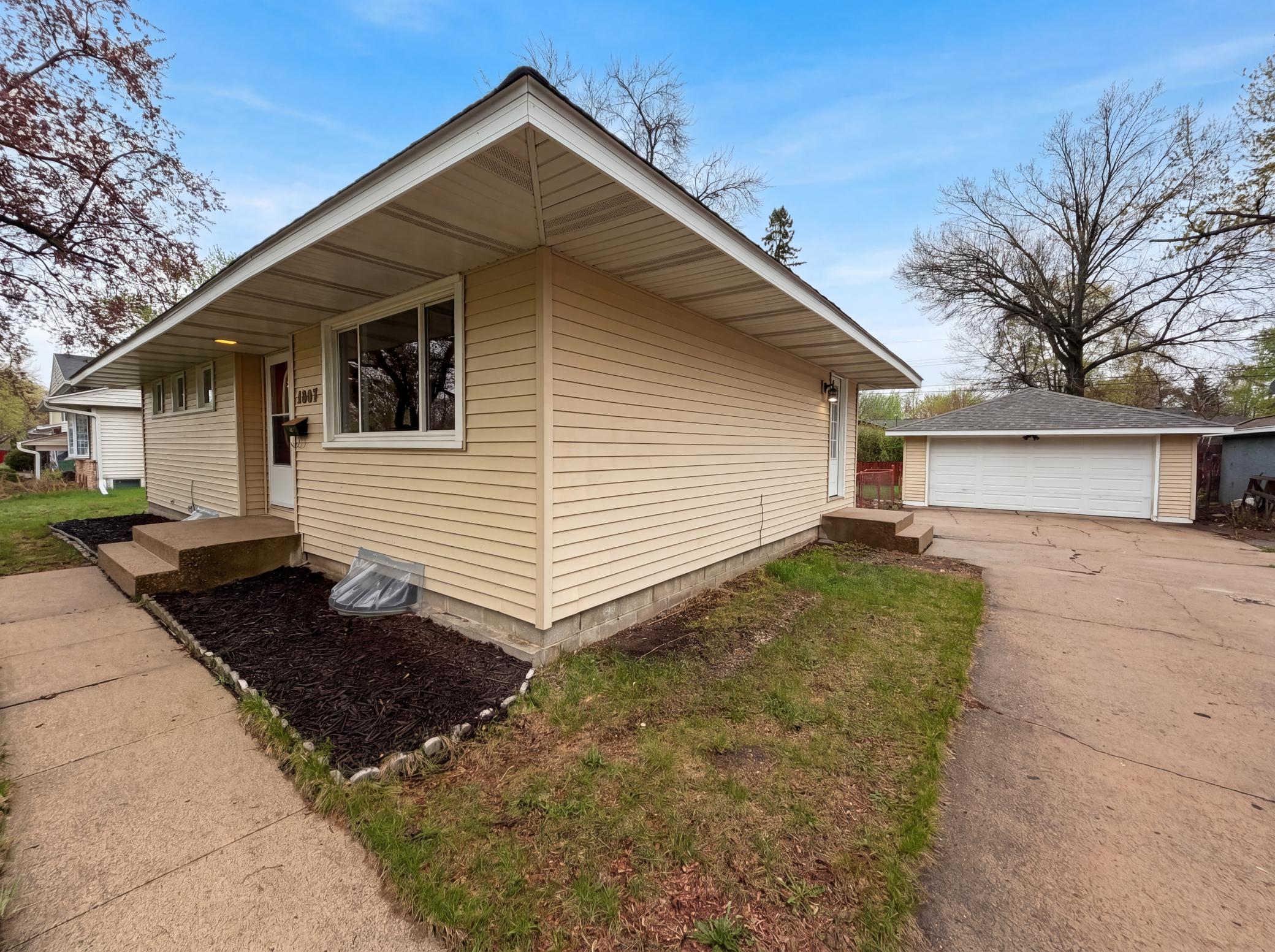 View of Residential at 2807 Ohenry Road, Brooklyn Center MN 55430, Brooklyn Center (19 of 21) - Mike Wilen | Minnesota Team Real Estate