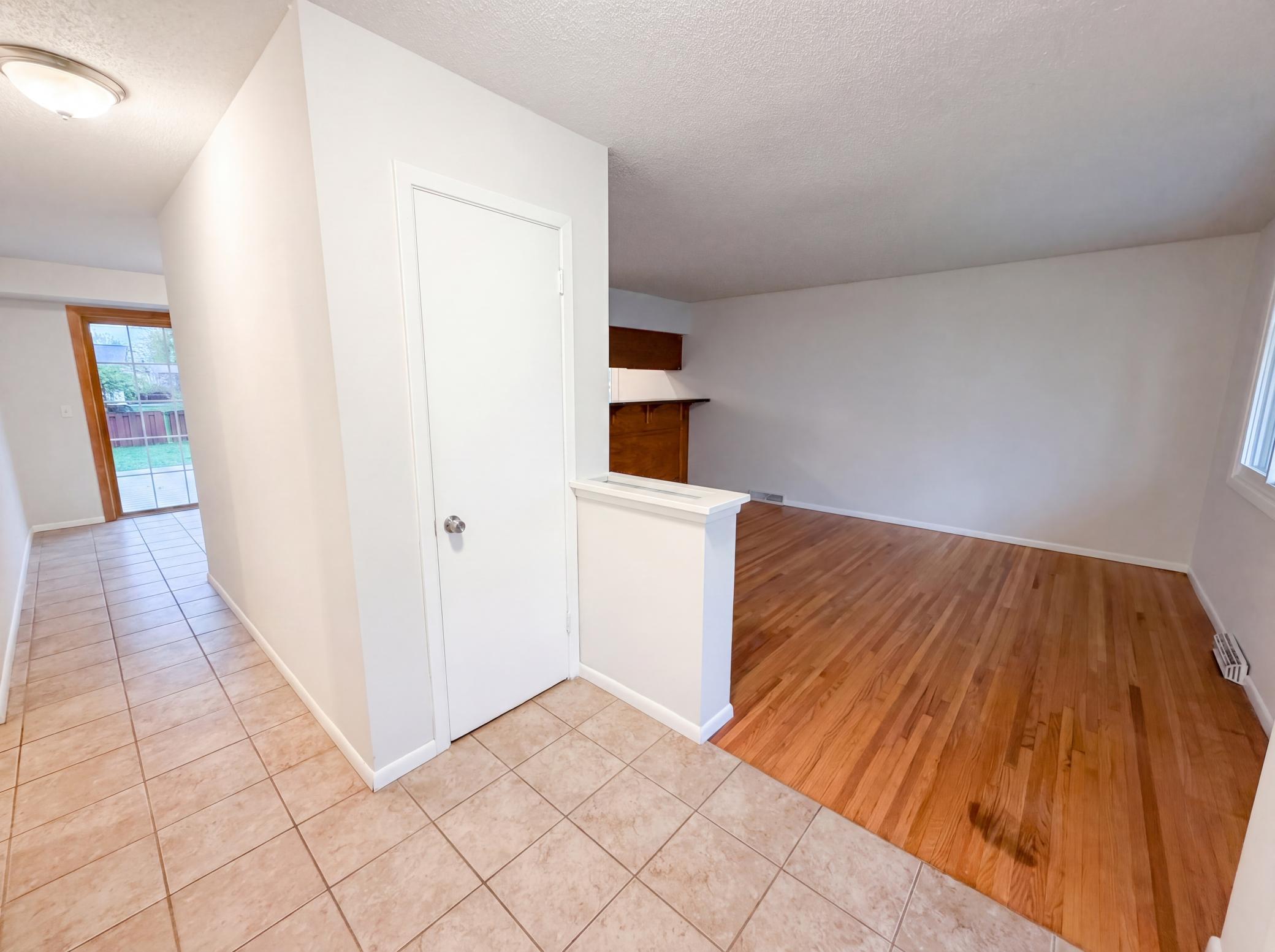 View of Residential at 2807 Ohenry Road, Brooklyn Center MN 55430, Brooklyn Center (8 of 21) - Mike Wilen | Minnesota Team Real Estate