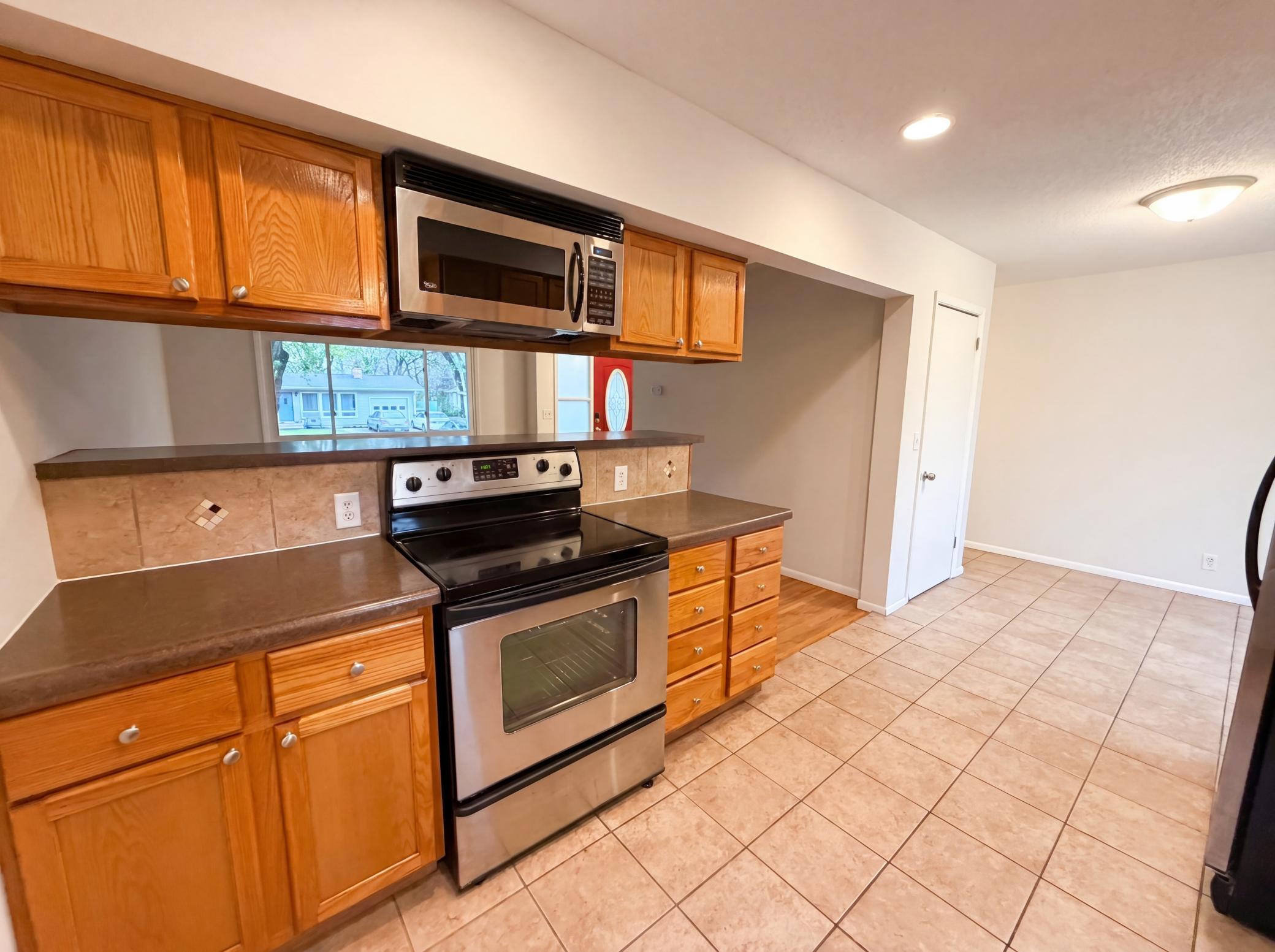 View of Residential at 2807 Ohenry Road, Brooklyn Center MN 55430, Brooklyn Center (7 of 21) - Mike Wilen | Minnesota Team Real Estate
