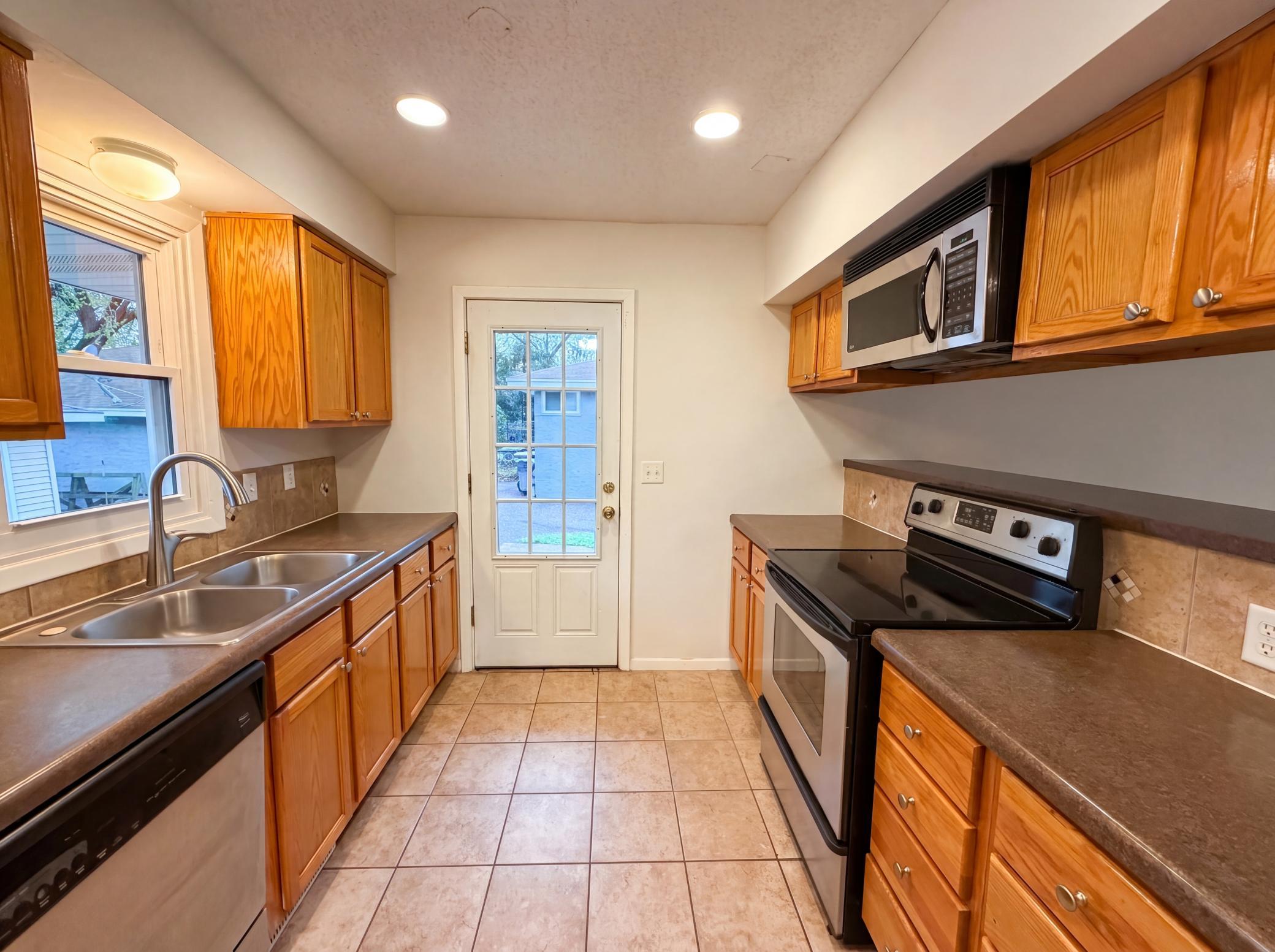 View of Residential at 2807 Ohenry Road, Brooklyn Center MN 55430, Brooklyn Center (6 of 21) - Mike Wilen | Minnesota Team Real Estate