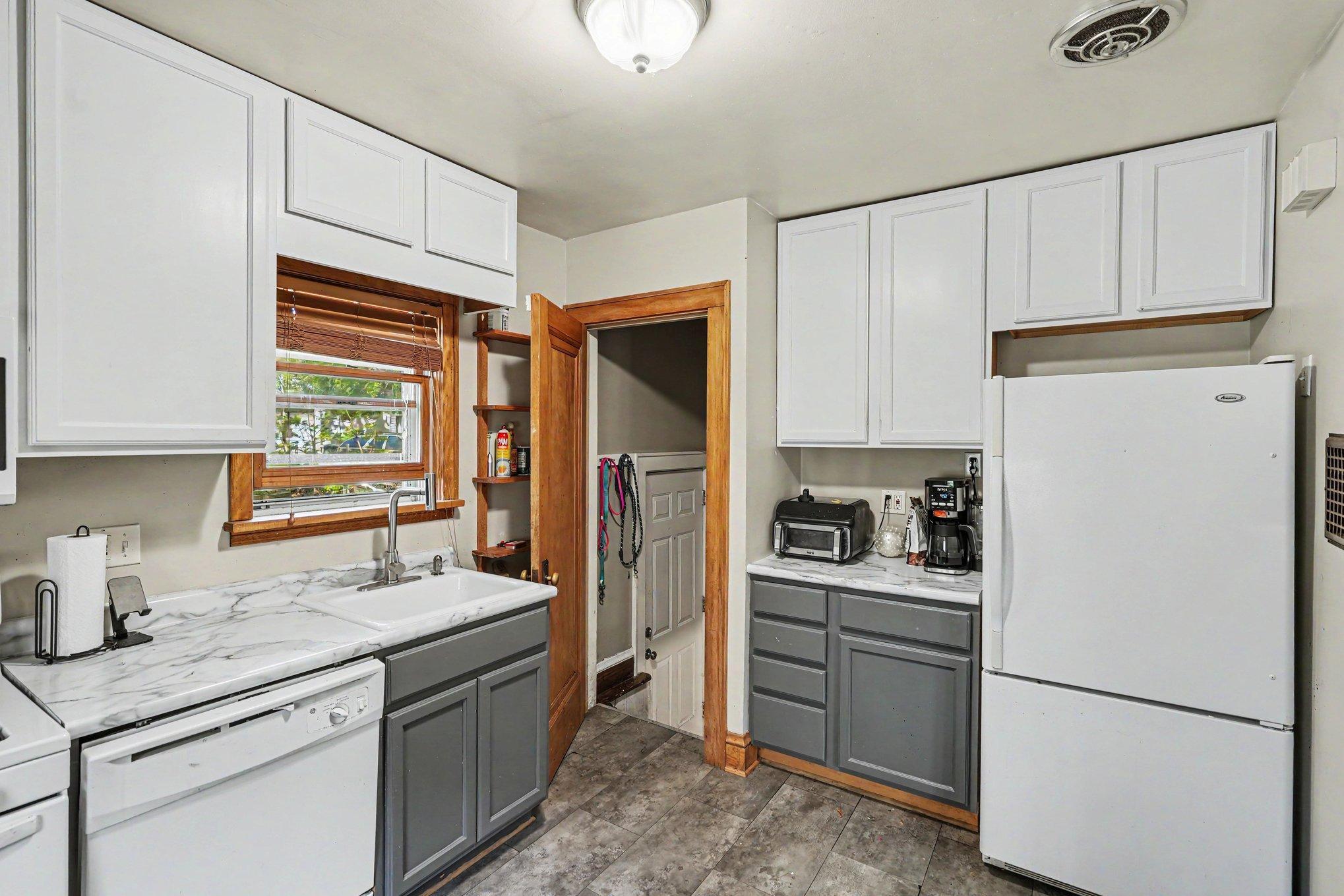 View of Residential at 3623 Russell Avenue, Minneapolis MN 55412, Minneapolis (8 of 20) - Mike Wilen | Minnesota Team Real Estate