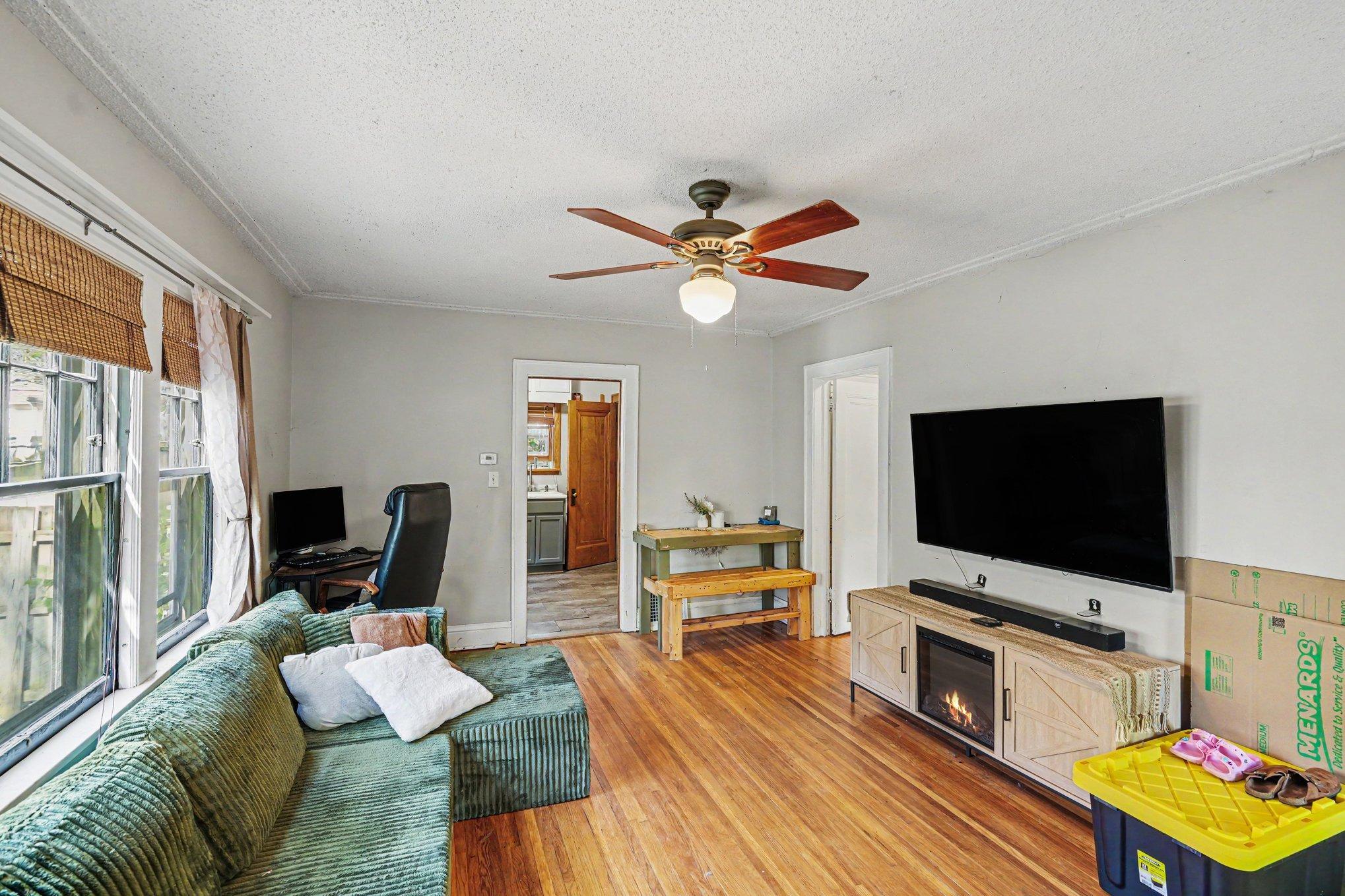 View of Residential at 3623 Russell Avenue, Minneapolis MN 55412, Minneapolis (5 of 20) - Mike Wilen | Minnesota Team Real Estate