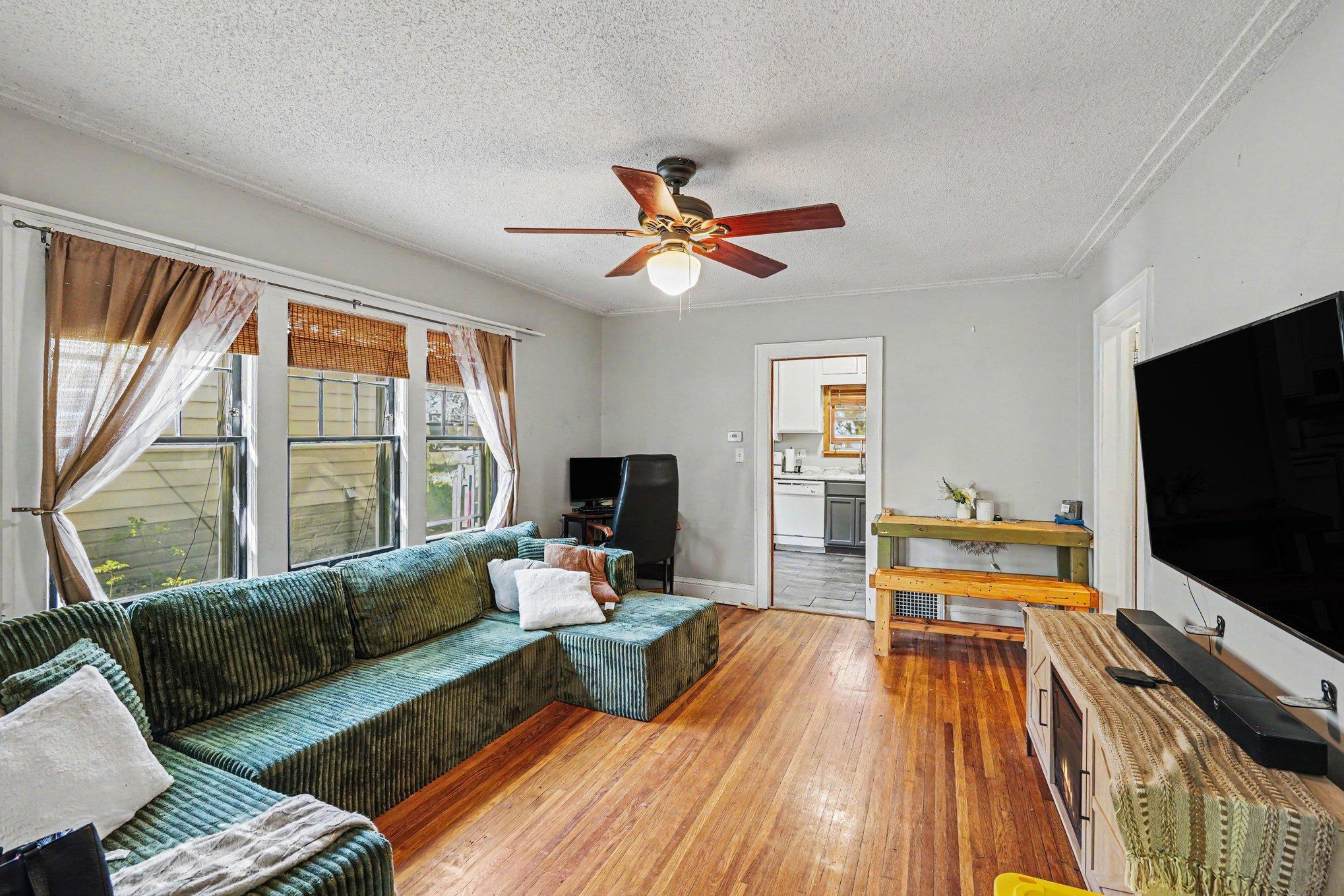 View of Residential at 3623 Russell Avenue, Minneapolis MN 55412, Minneapolis (4 of 20) - Mike Wilen | Minnesota Team Real Estate