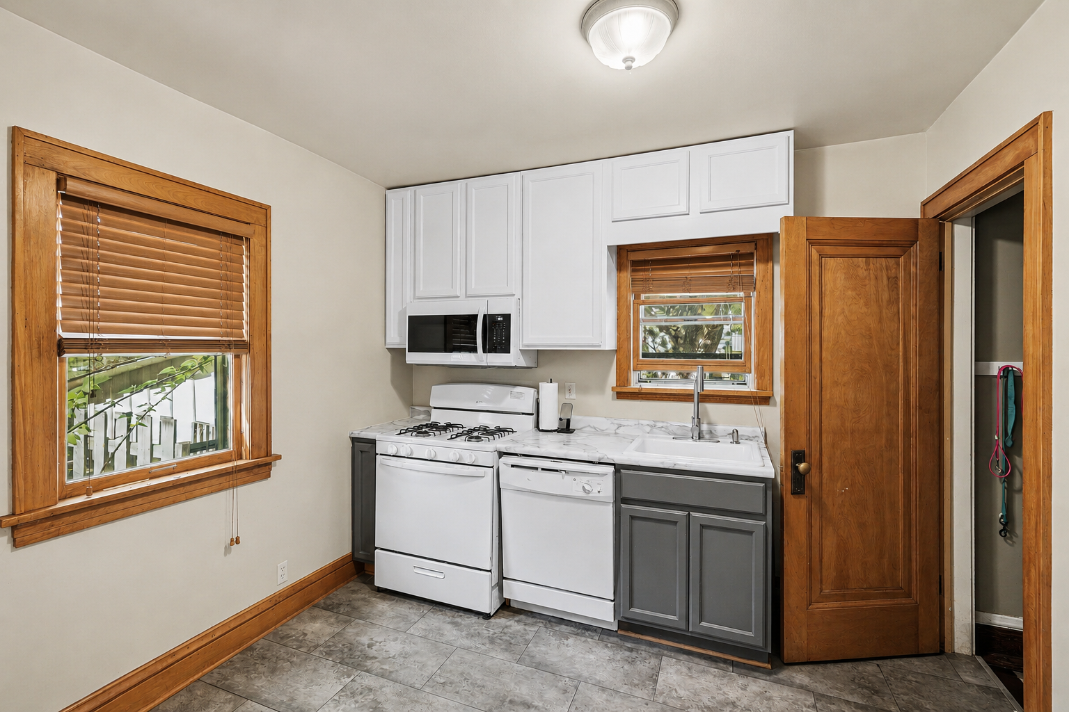 View of Residential at 3623 Russell Avenue, Minneapolis MN 55412, Minneapolis (7 of 20) - Mike Wilen | Minnesota Team Real Estate