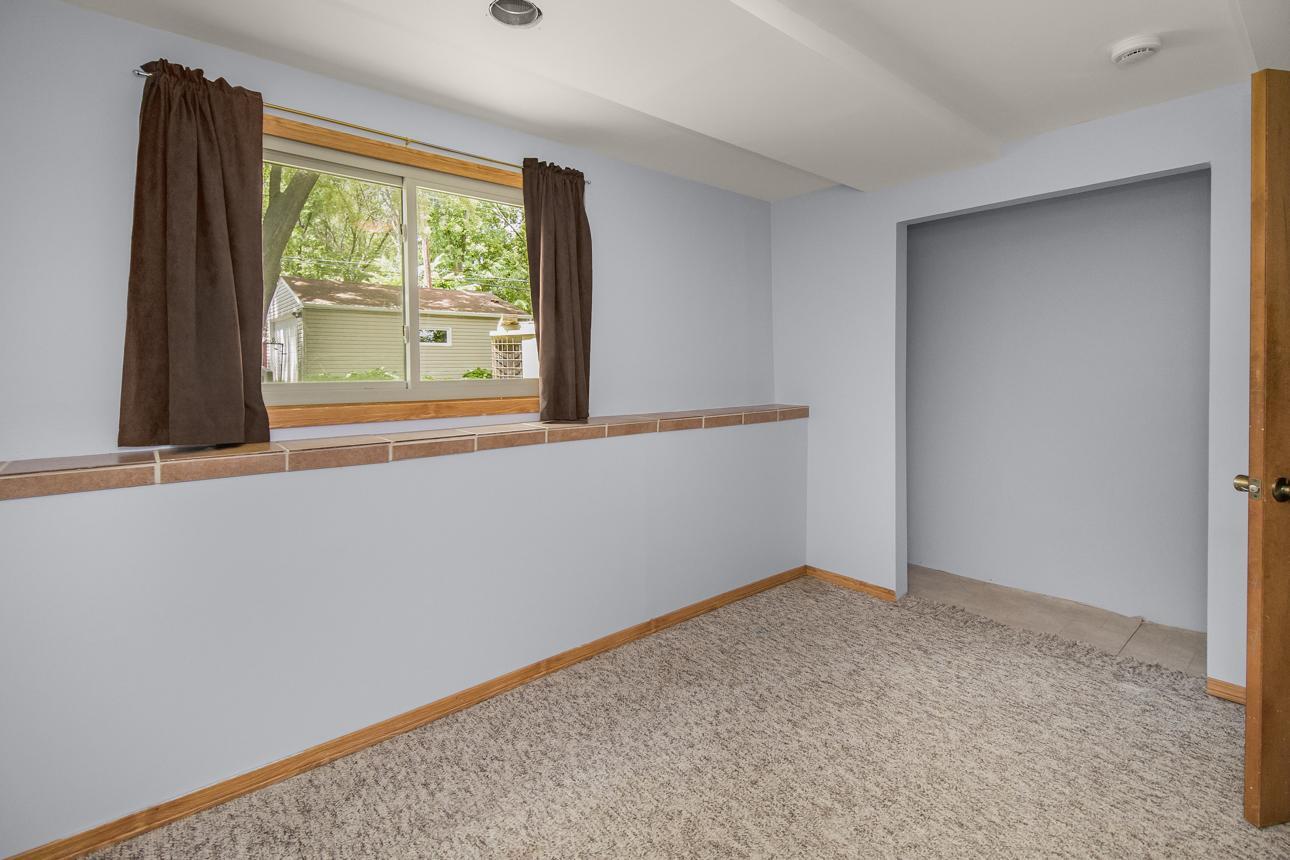 View of Residential at 1557 Dale Street, Saint Paul MN 55117, Saint Paul (18 of 25) - Mike Wilen | Minnesota Team Real Estate