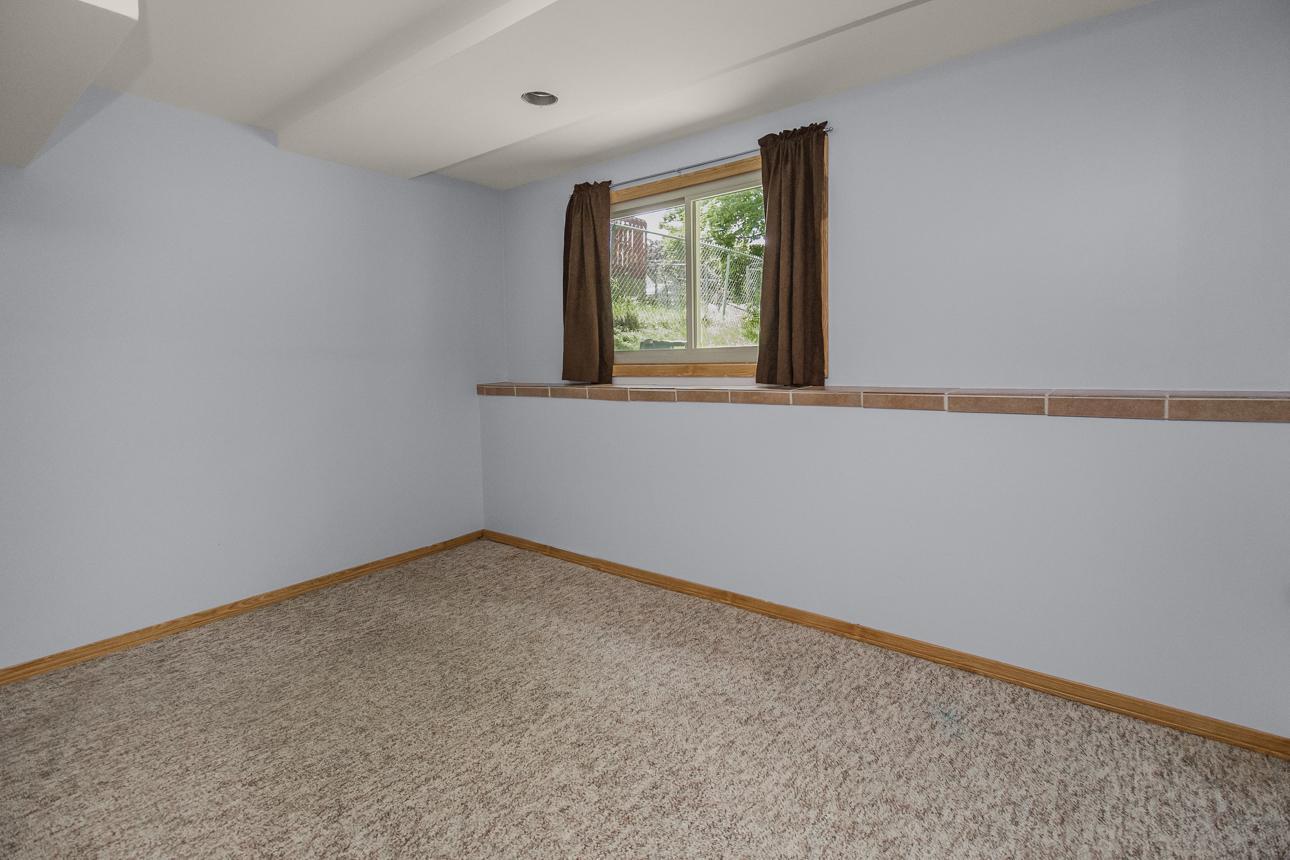 View of Residential at 1557 Dale Street, Saint Paul MN 55117, Saint Paul (17 of 25) - Mike Wilen | Minnesota Team Real Estate