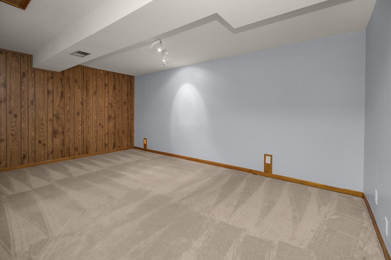 View of Residential at 1557 Dale Street, Saint Paul MN 55117, Saint Paul (14 of 25) - Mike Wilen | Minnesota Team Real Estate