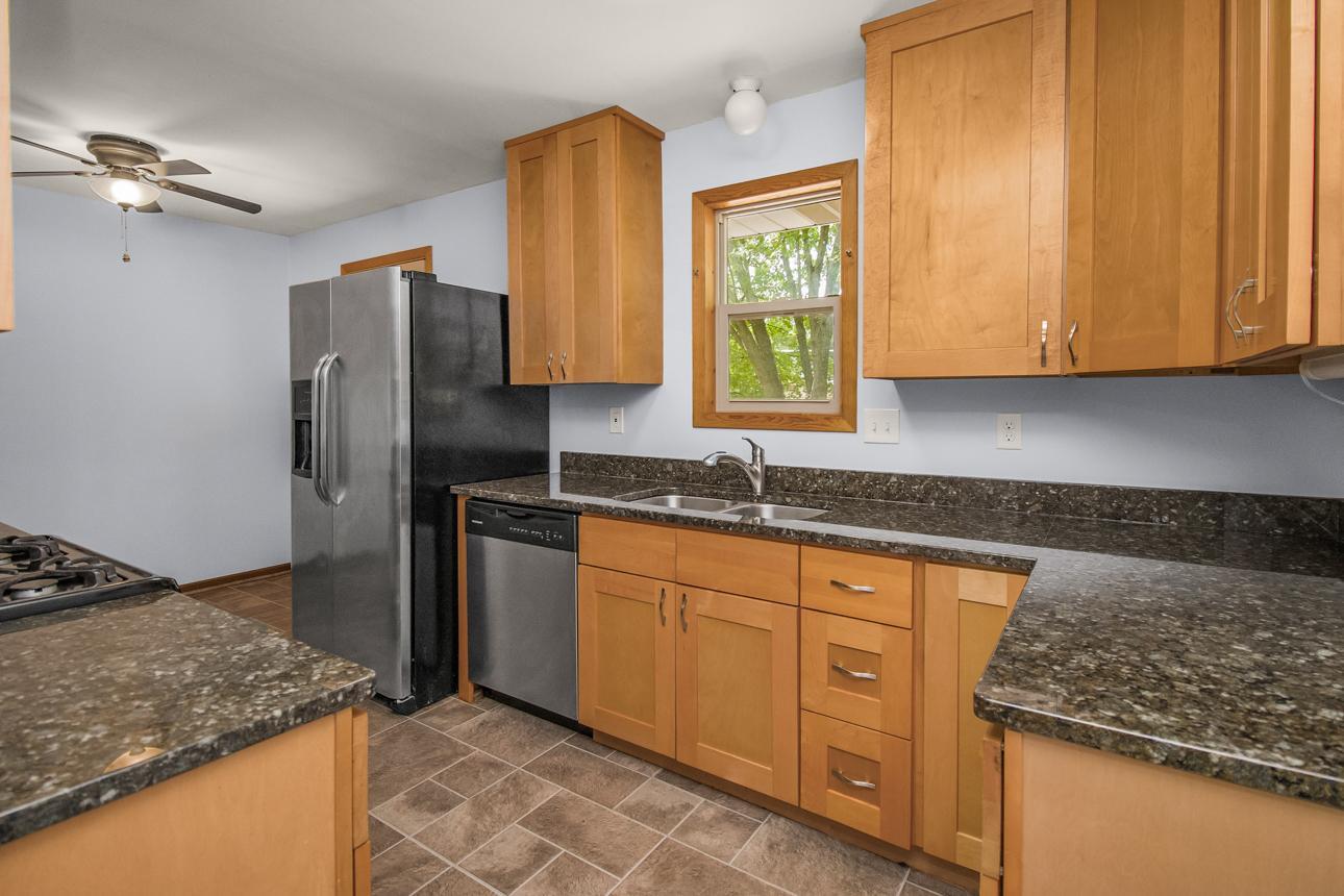 View of Residential at 1557 Dale Street, Saint Paul MN 55117, Saint Paul (8 of 25) - Mike Wilen | Minnesota Team Real Estate