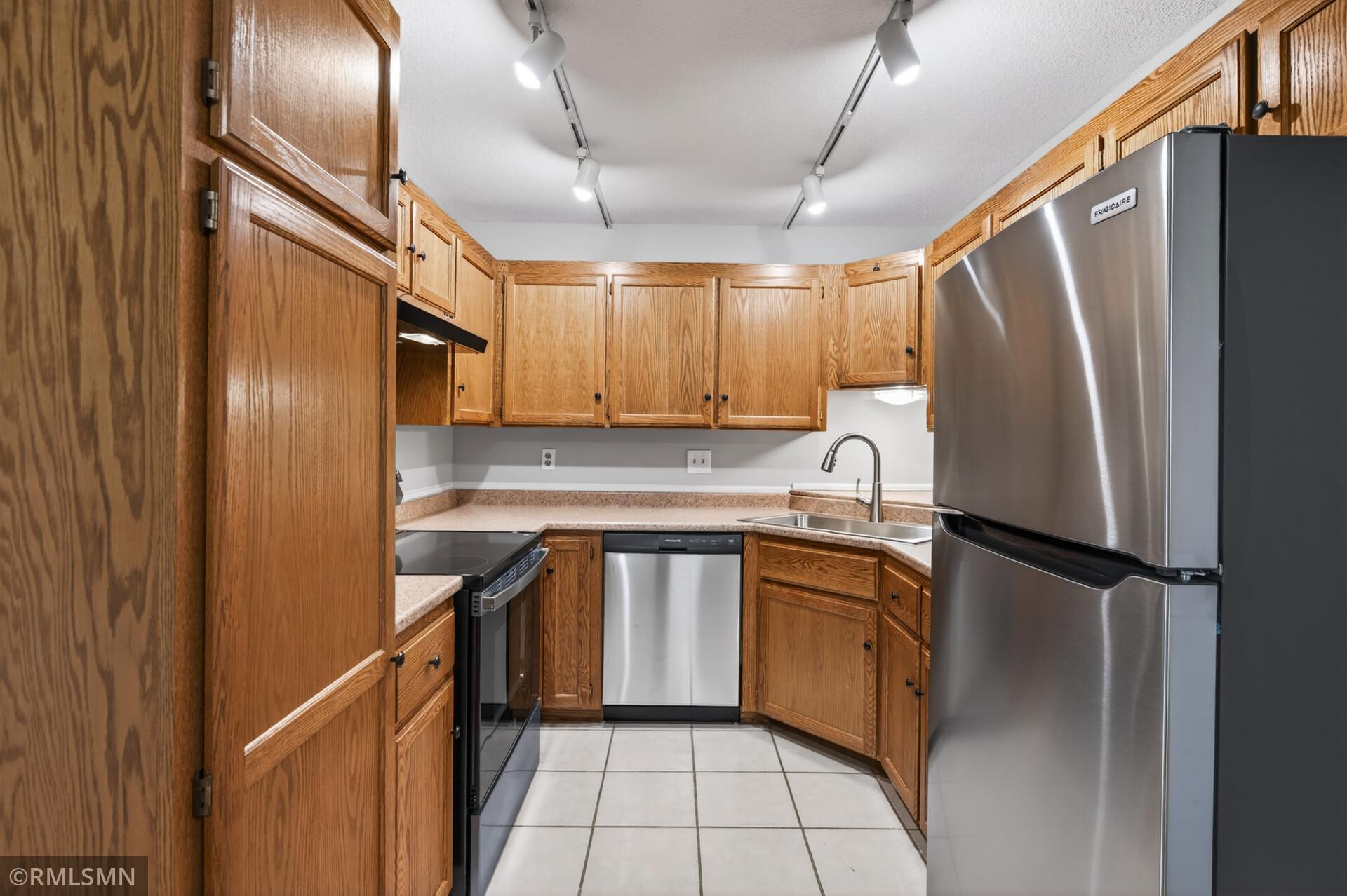 View of Residential at 400 Shelard Parkway #203, Saint Louis Park MN 55426, Saint Louis Park (11 of 26) - Mike Wilen | Minnesota Team Real Estate