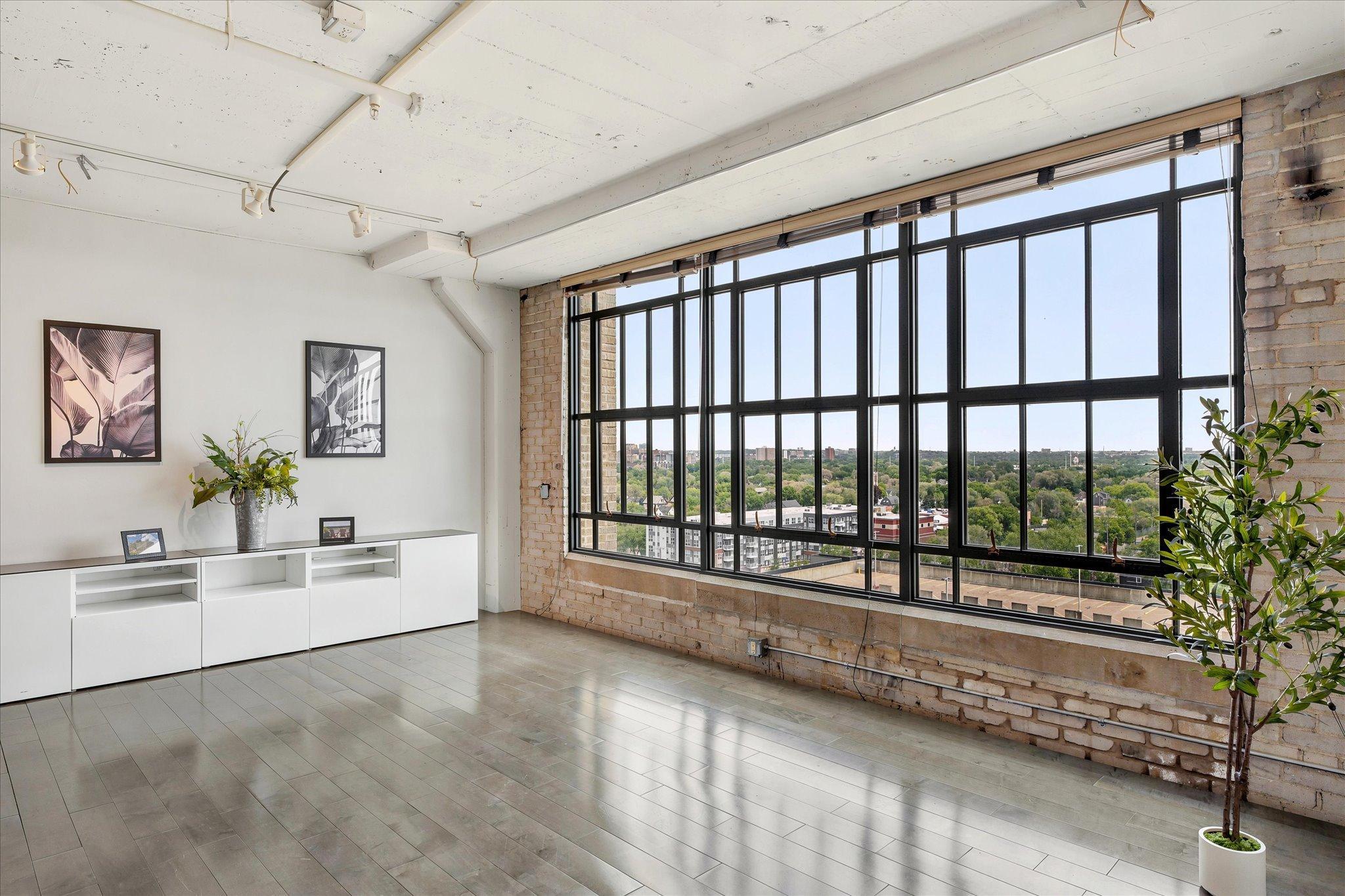 View of Residential at 2929 Chicago Avenue #1002, Minneapolis MN 55407, Minneapolis (4 of 60) - Mike Wilen | Minnesota Team Real Estate