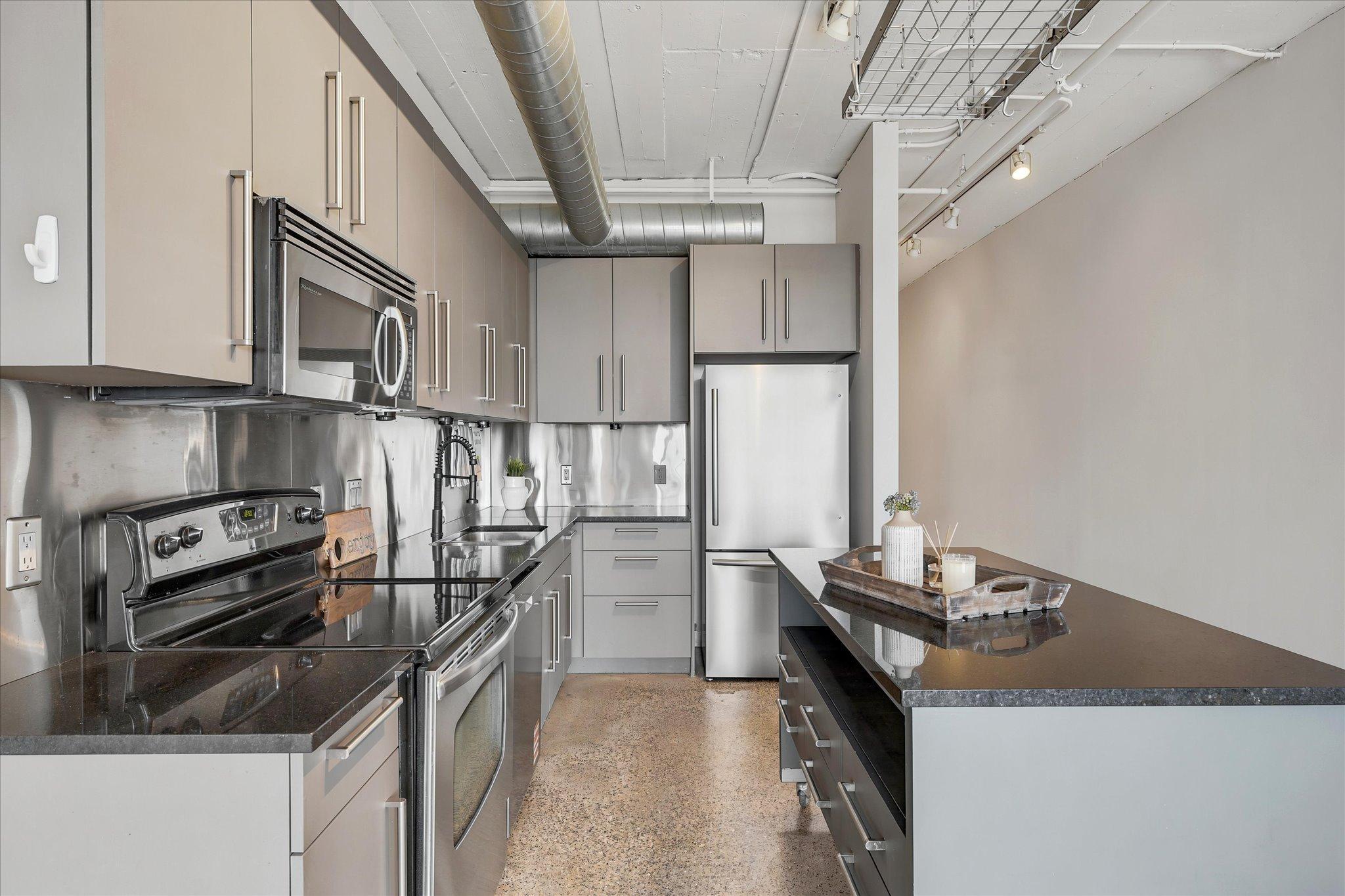 View of Residential at 2929 Chicago Avenue #1002, Minneapolis MN 55407, Minneapolis (14 of 60) - Mike Wilen | Minnesota Team Real Estate