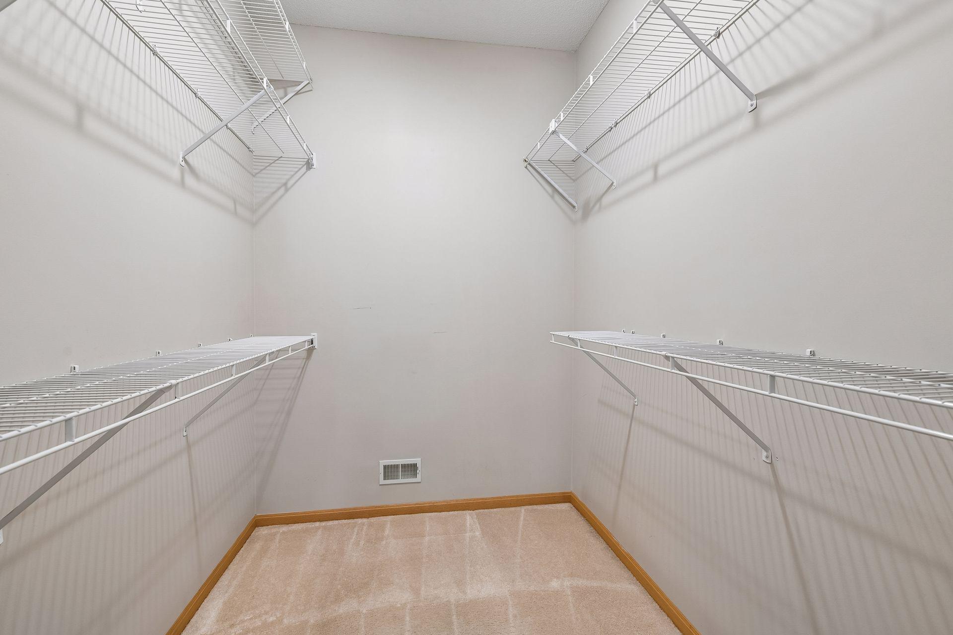 View of Residential at 10811 Lexington Drive, Eden Prairie MN 55344, Eden Prairie (14 of 32) - Mike Wilen | Minnesota Team Real Estate