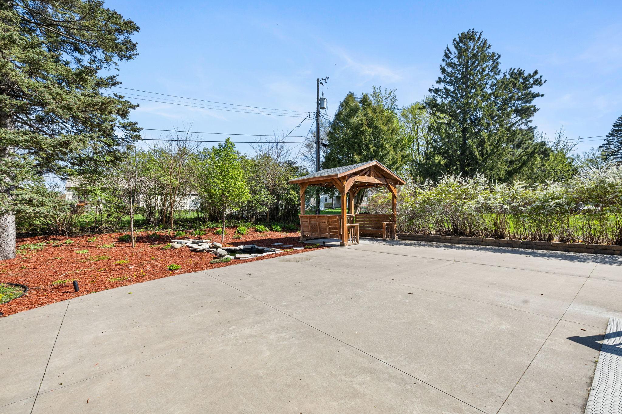 View of Residential at 319 Bellwood Avenue, Maplewood MN 55117, Maplewood (36 of 42) - Mike Wilen | Minnesota Team Real Estate