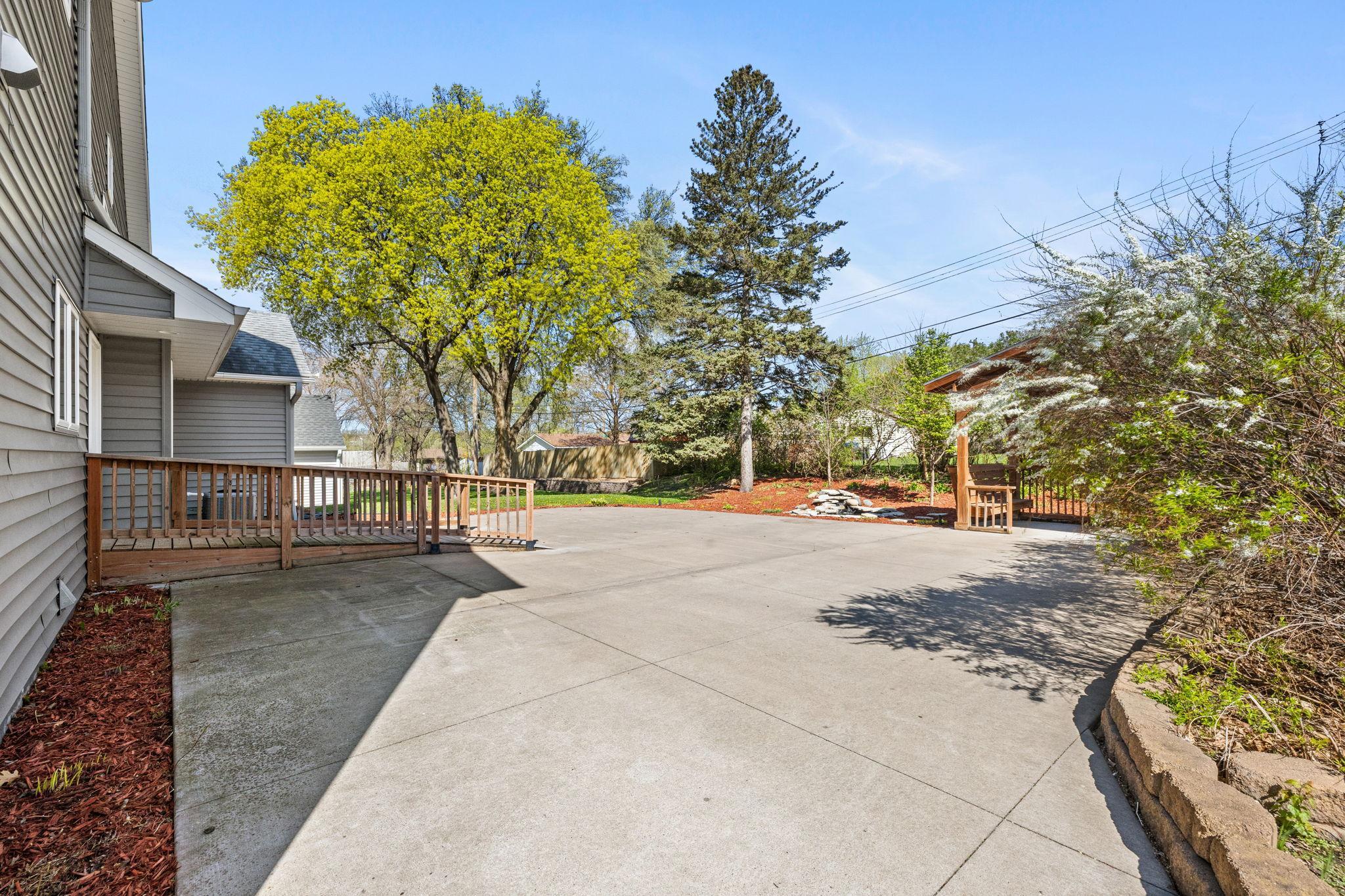 View of Residential at 319 Bellwood Avenue, Maplewood MN 55117, Maplewood (34 of 42) - Mike Wilen | Minnesota Team Real Estate