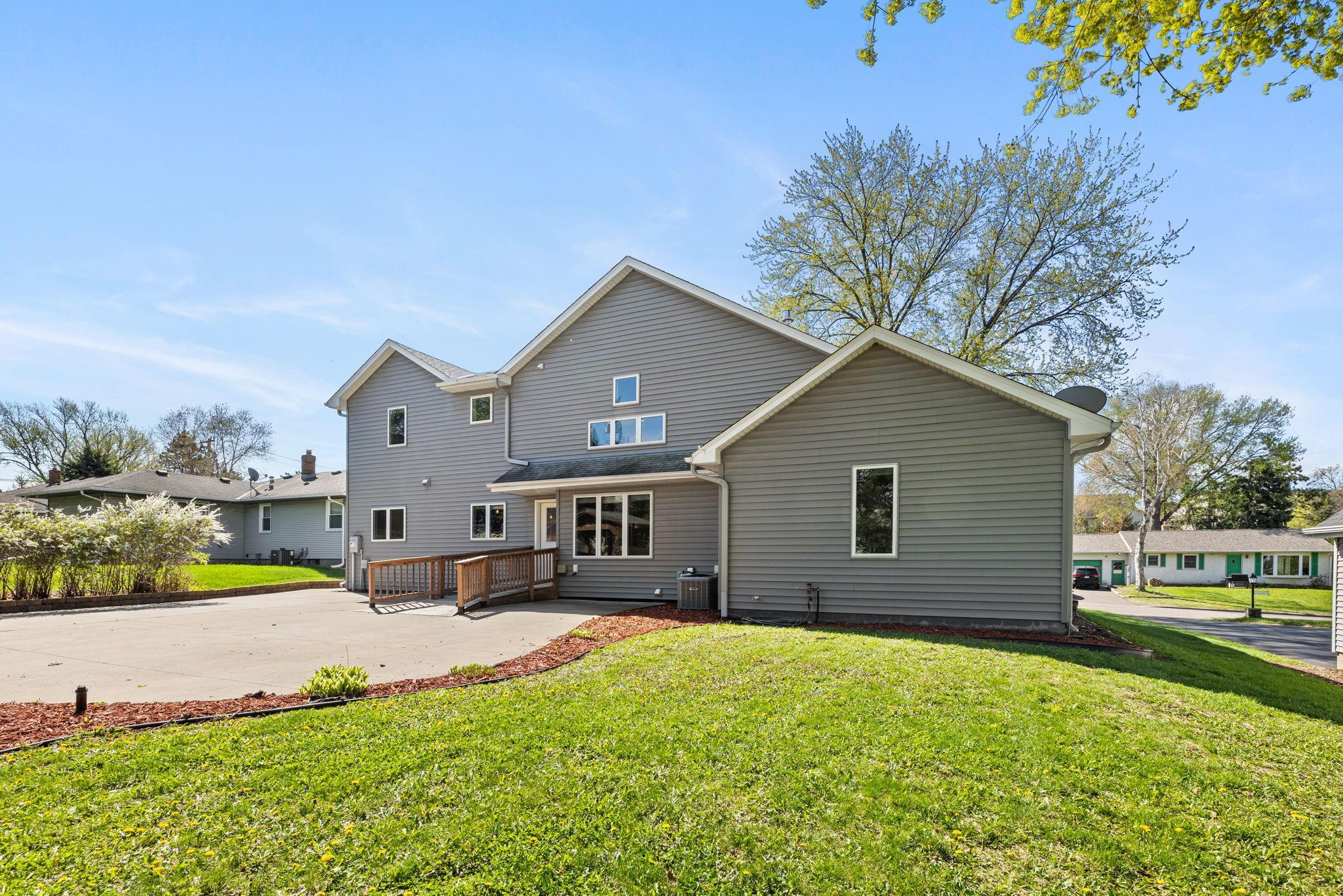 View of Residential at 319 Bellwood Avenue, Maplewood MN 55117, Maplewood (33 of 42) - Mike Wilen | Minnesota Team Real Estate