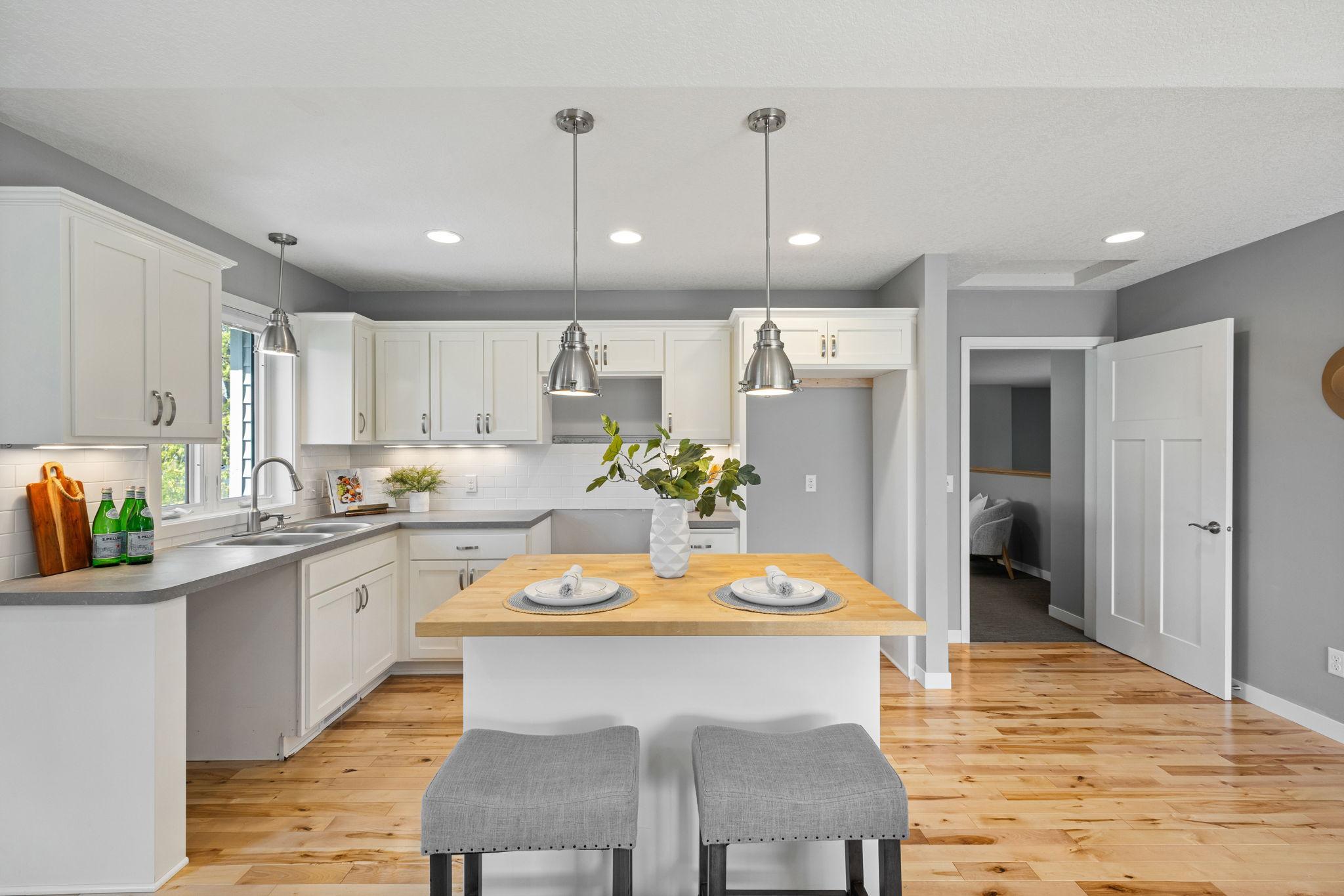 View of Residential at 319 Bellwood Avenue, Maplewood MN 55117, Maplewood (21 of 42) - Mike Wilen | Minnesota Team Real Estate
