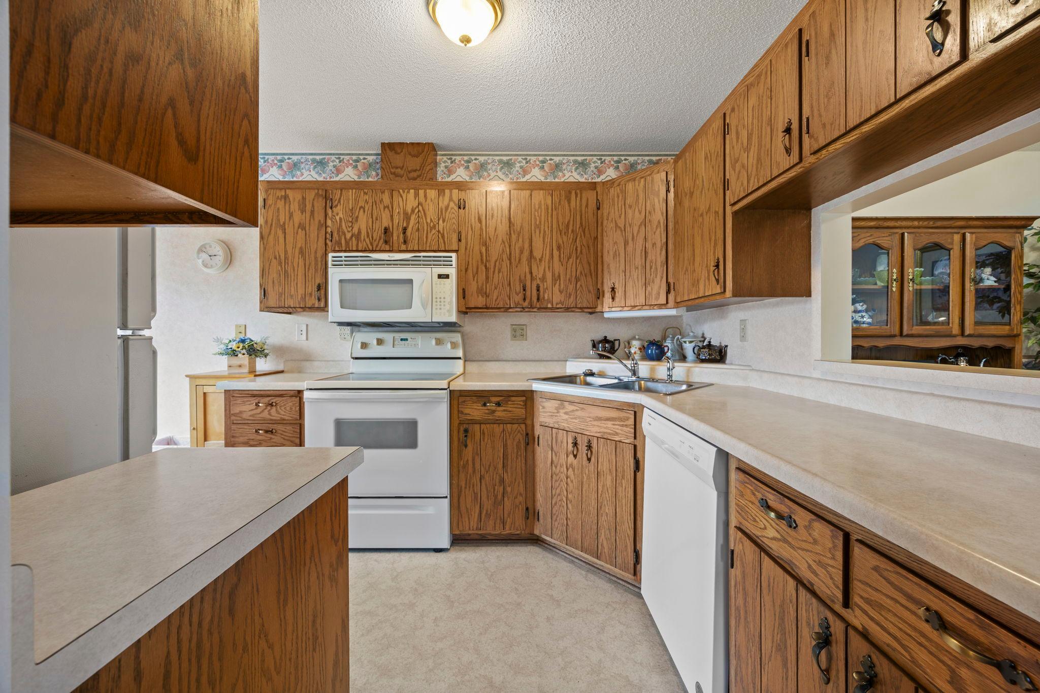 View of Residential at 1221 Bradford Street, Hutchinson MN 55350, Hutchinson (12 of 40) - Mike Wilen | Minnesota Team Real Estate