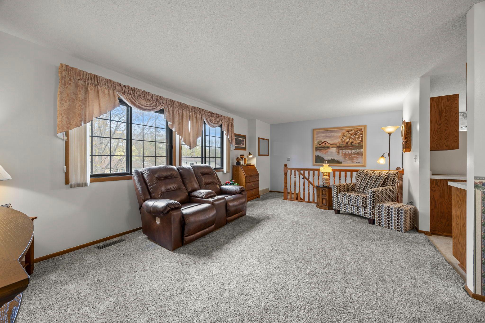 View of Residential at 1221 Bradford Street, Hutchinson MN 55350, Hutchinson (9 of 40) - Mike Wilen | Minnesota Team Real Estate