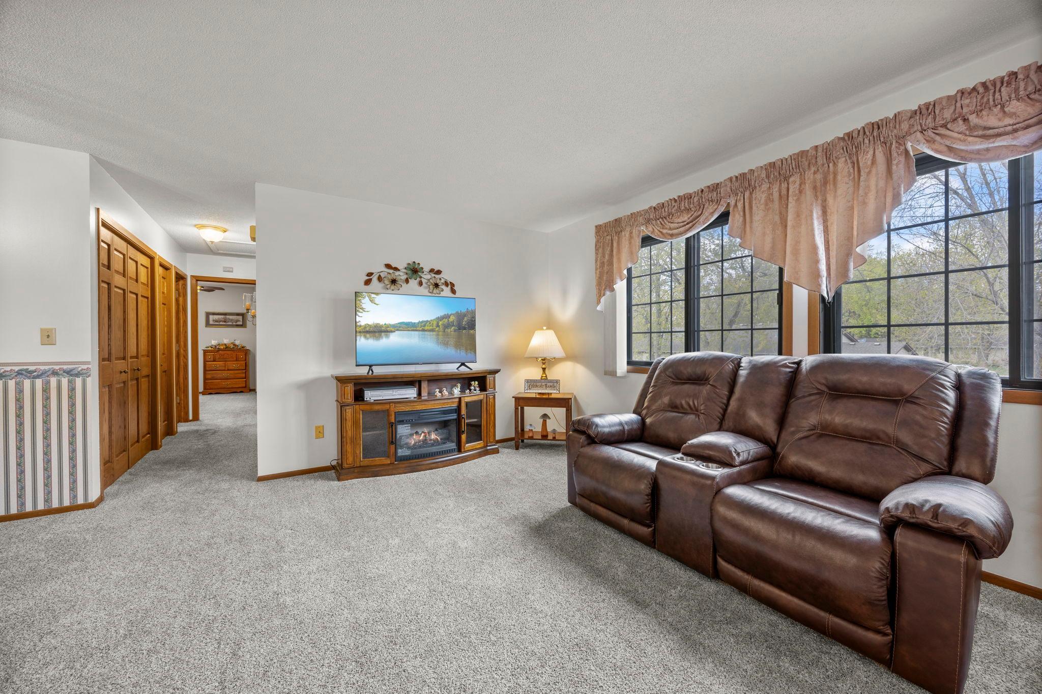 View of Residential at 1221 Bradford Street, Hutchinson MN 55350, Hutchinson (8 of 40) - Mike Wilen | Minnesota Team Real Estate