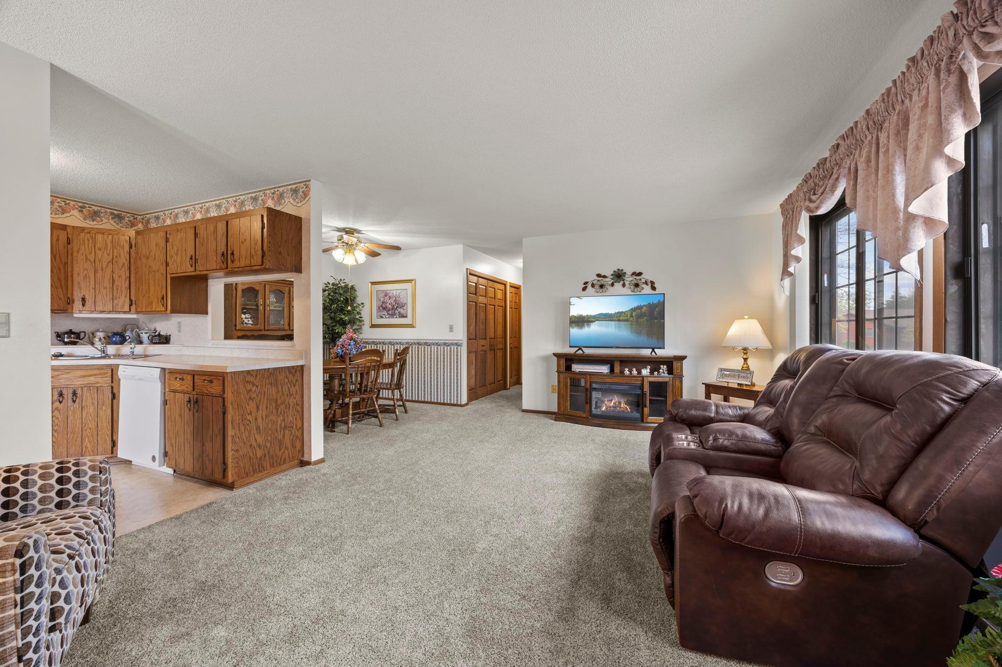 View of Residential at 1221 Bradford Street, Hutchinson MN 55350, Hutchinson (7 of 40) - Mike Wilen | Minnesota Team Real Estate