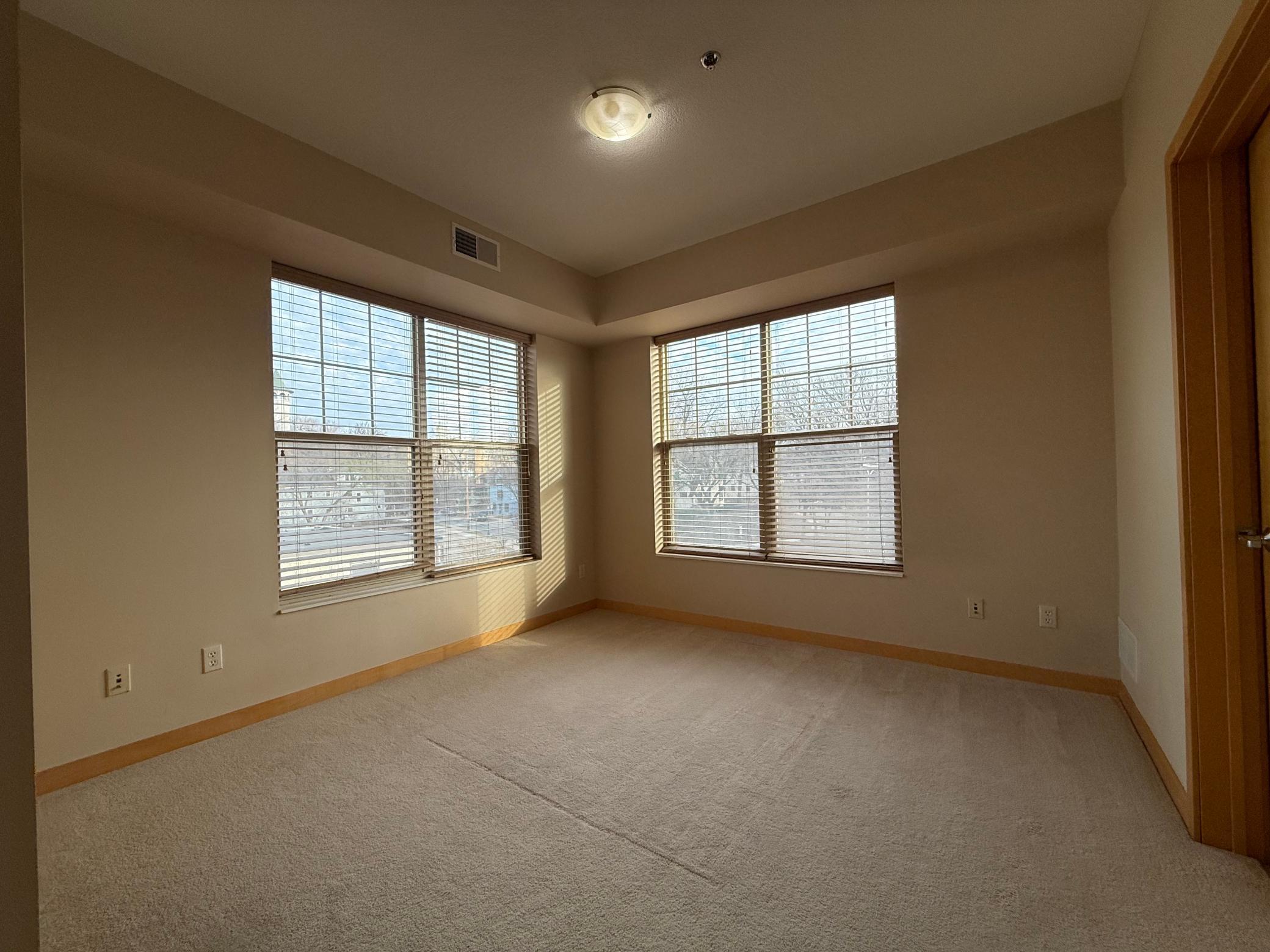 View of Residential at 2900 University Avenue #402, Minneapolis MN 55414, Minneapolis (12 of 30) - Mike Wilen | Minnesota Team Real Estate